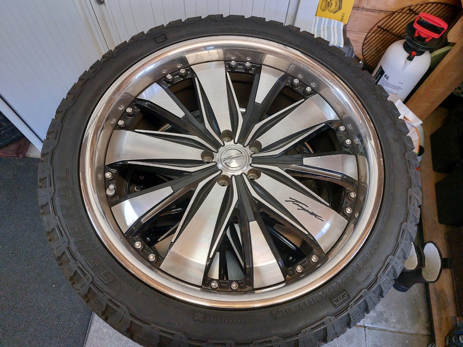 22 inch BadX Vision velgen
met 275/40 R22 XL 108V M+S Genera, Ophalen, Gebruikt, 275 mm, Banden en Velgen