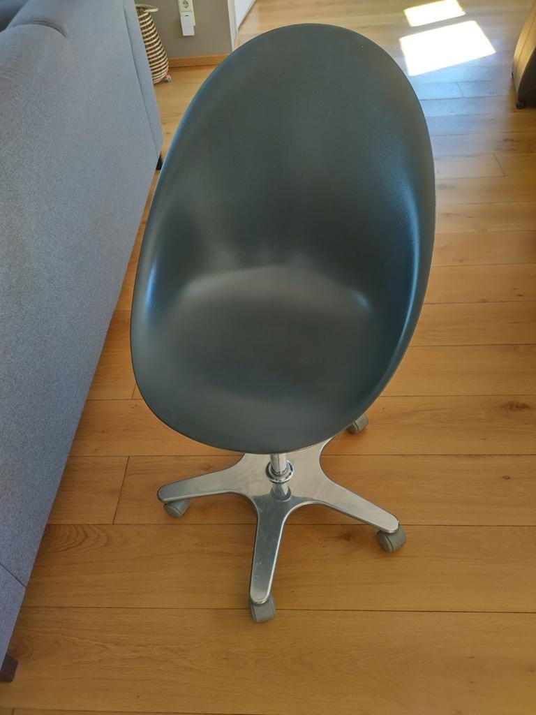 Bombo chair magis onwheels bureaustoel stoel kruk antraciet, Huis en Inrichting, Ophalen, Zo goed als nieuw, Grijs