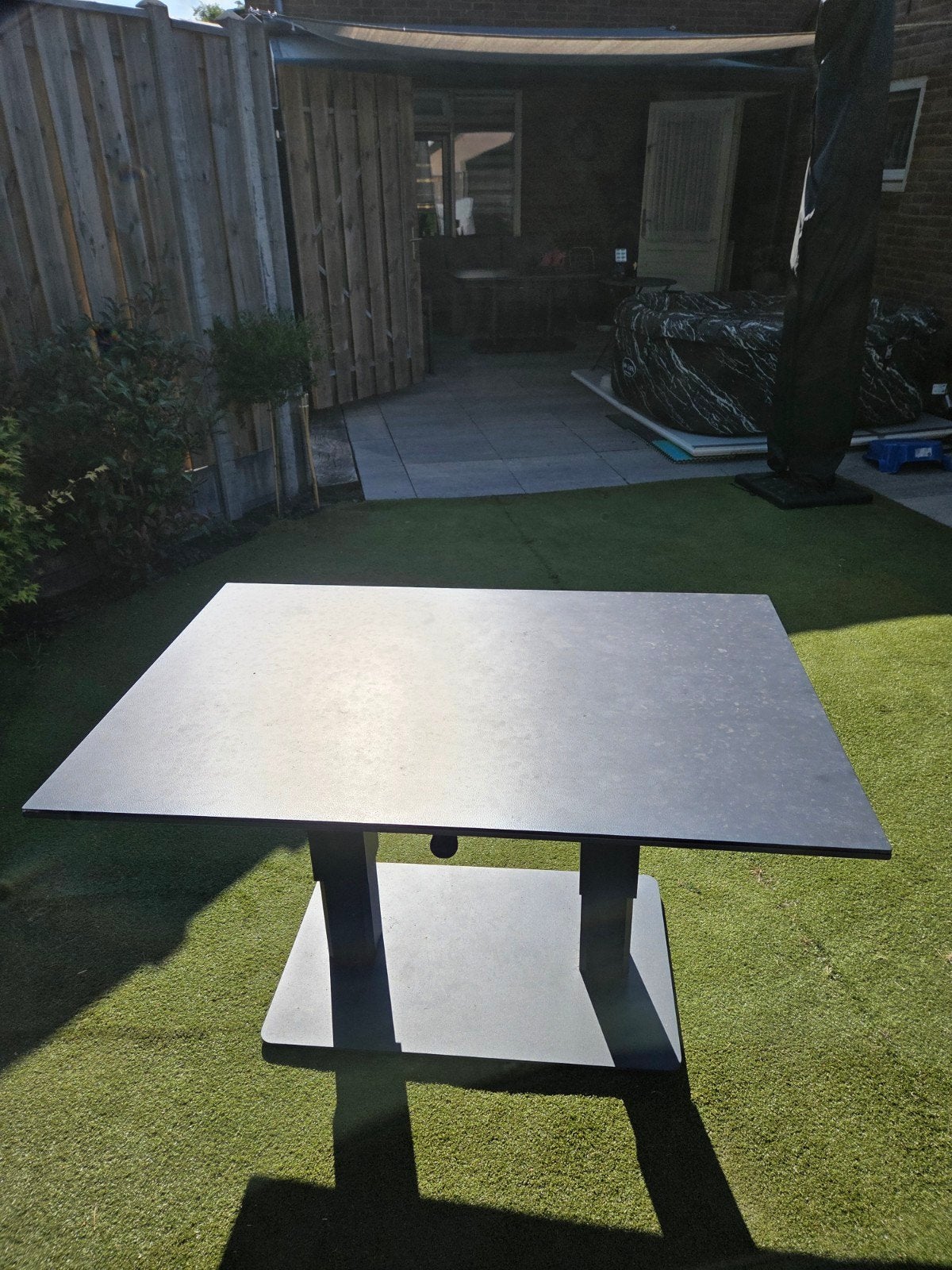 In hoogte verstelbare tuintafel, Ophalen, Zo goed als nieuw, Rechthoekig, Overige materialen