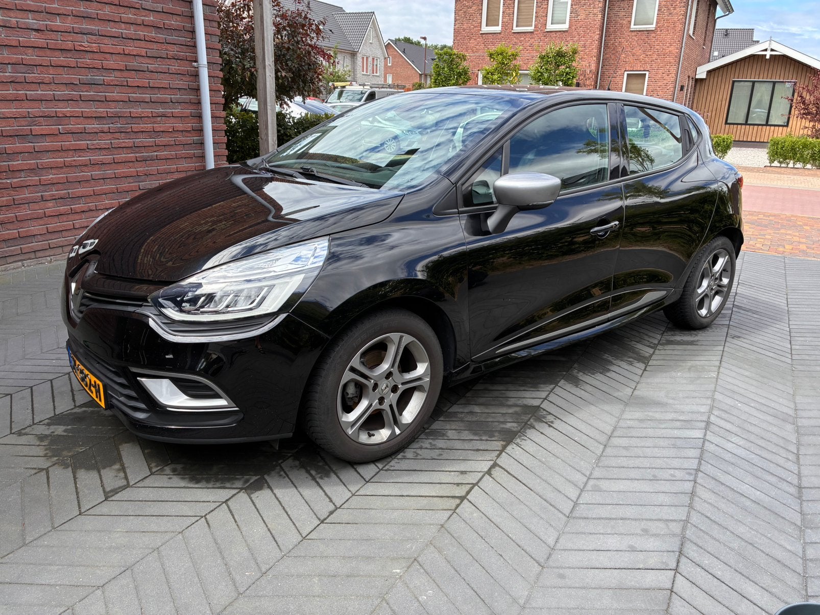 Renault Clio 0.9 Tce - GT Line - zwart, Auto's, Voorwielaandrijving, 898 cc, 1057 kg, Origineel Nederlands