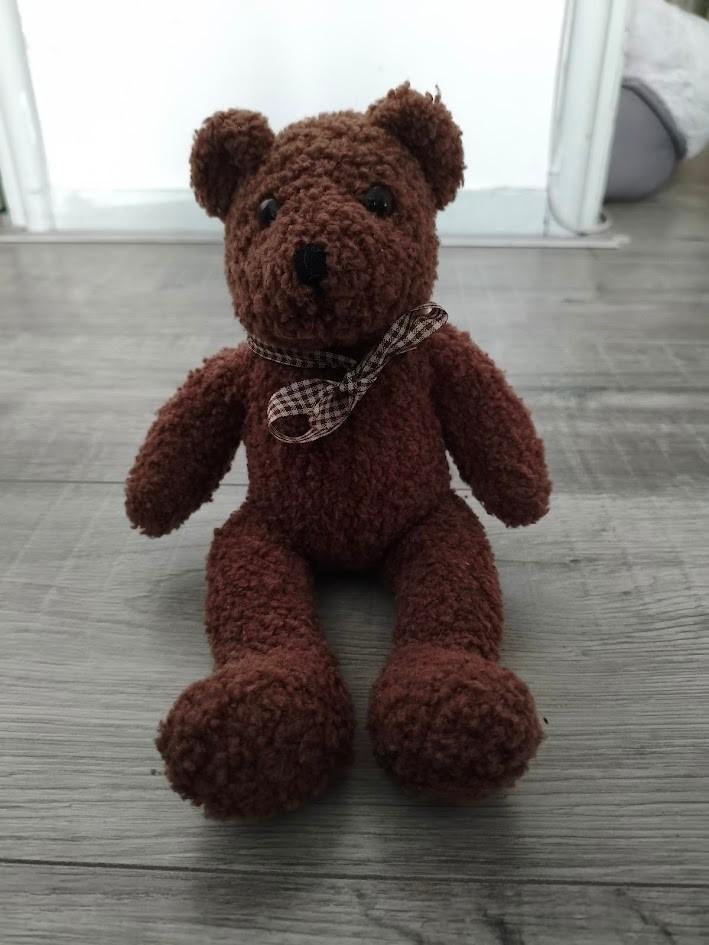 Bruine knuffel-/teddy beer met strikje, Gebruikt, Beer, Ophalen of Verzenden, Middelgroot (20 tot 80 cm)