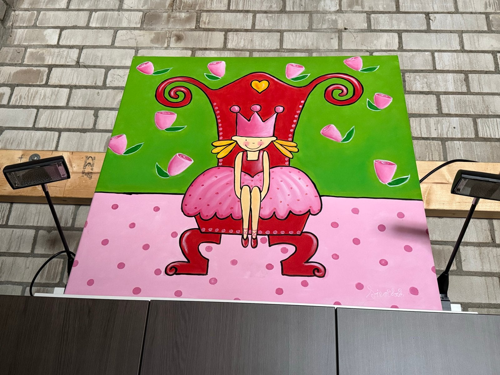 Schilderij: Danseresje op roze stoel met kroon, Ophalen, Handgeschilderd, Textiel, Figuren