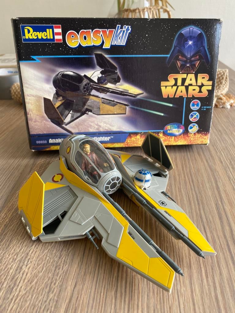 Revell easy kit Star Wars Anakin’s Jedi Starfighter, Verzamelen, Star Wars, Ophalen of Verzenden, Gebruikt, Actiefiguurtje