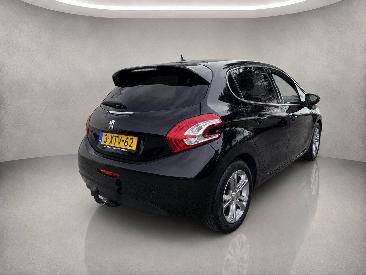 Peugeot 208 1.2 e-VTi Roland Garros Trekhaak, Panoramadak, S, 1199 cc, 82 pk, Zwart, 3 cilinders