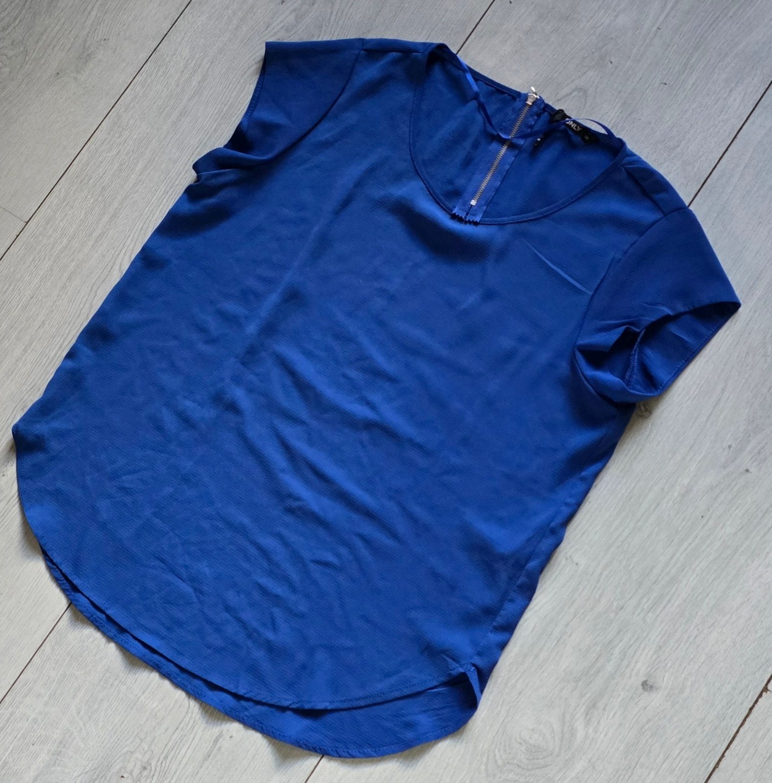 Blauwe Only top met korte mouwen en rits - Maat 38, Kleding | Dames, Maat 38/40 (M), Only, Blauw, Ophalen of Verzenden
