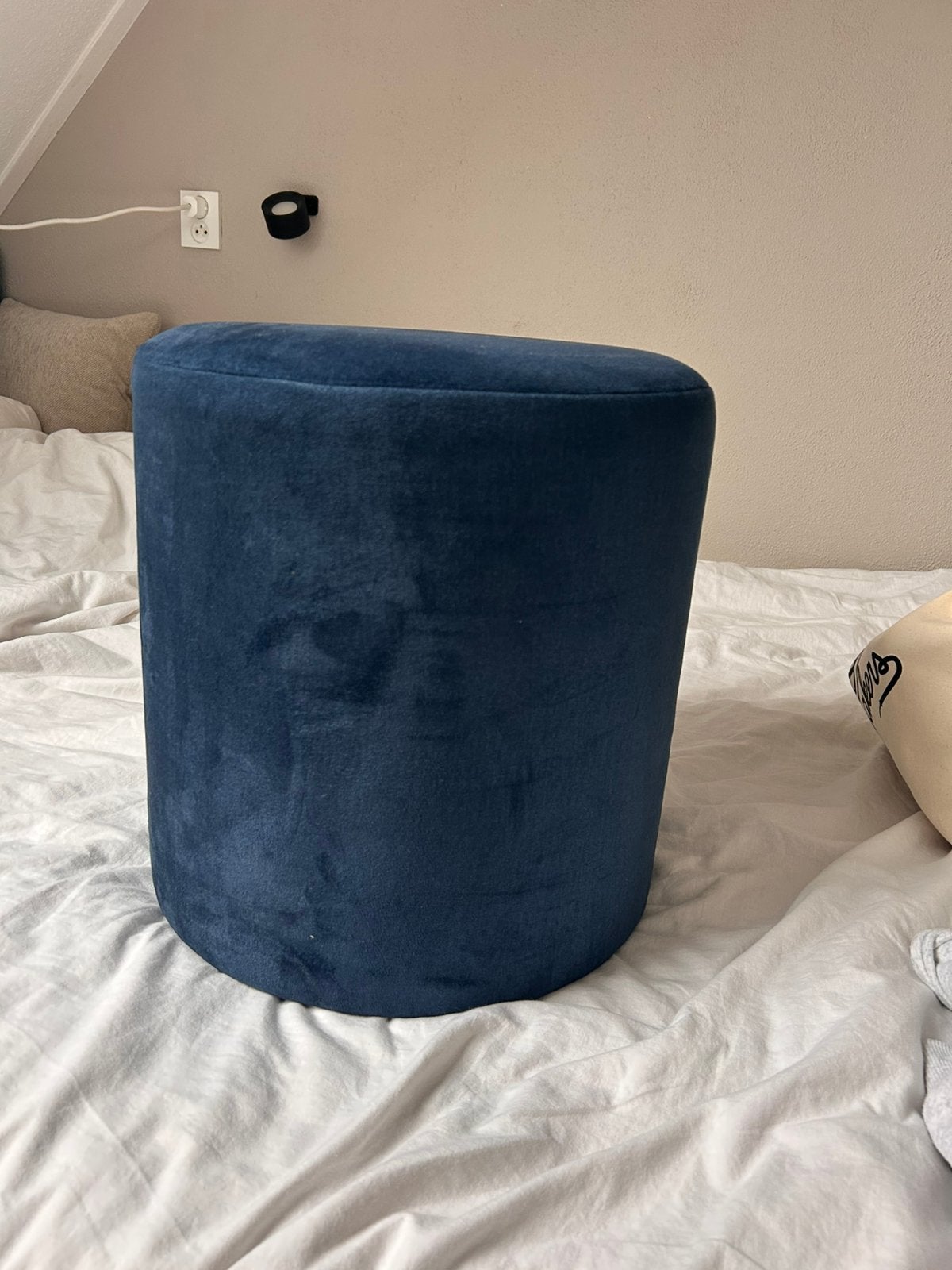 Zgan velvet poef Leenbakker, Ophalen, Zo goed als nieuw, Rond, Minder dan 50 cm