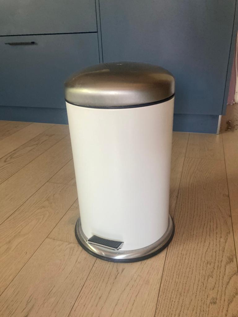 ikea Mjösa pedaalemmer wit, 12L, Ophalen, Met pedaal, Zo goed als nieuw, Metaal