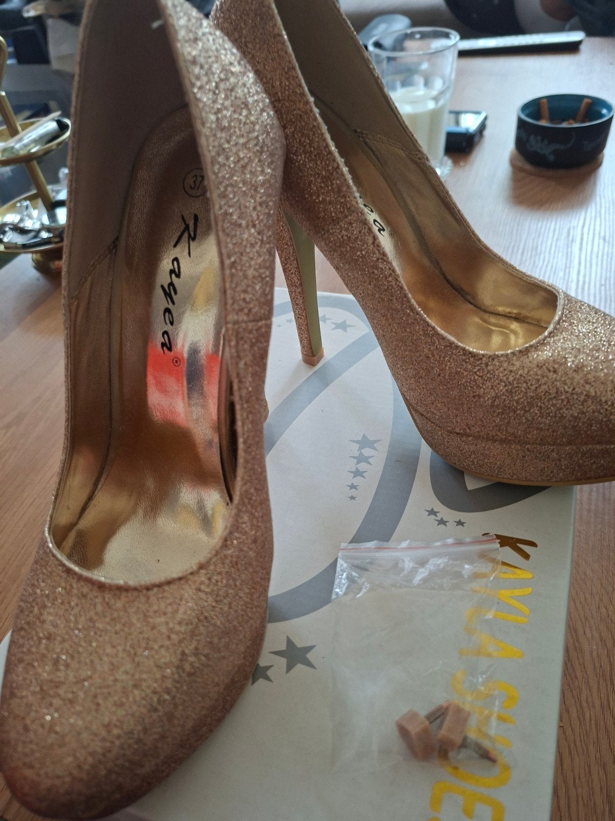 Kayla Shoes Gouden Glitter Pumps Maat 37, Pumps, Overige kleuren, Nieuw, Ophalen of Verzenden
