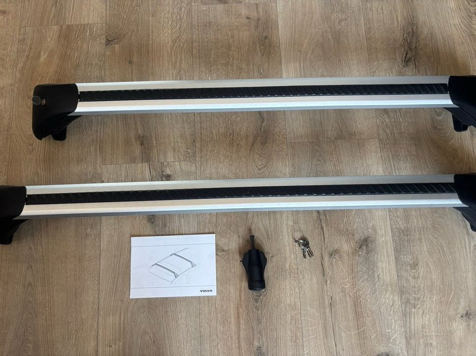 Volvo v40 dakdragers met sleutels en handleiding, Auto diversen, Dakdragers, Ophalen, Gebruikt