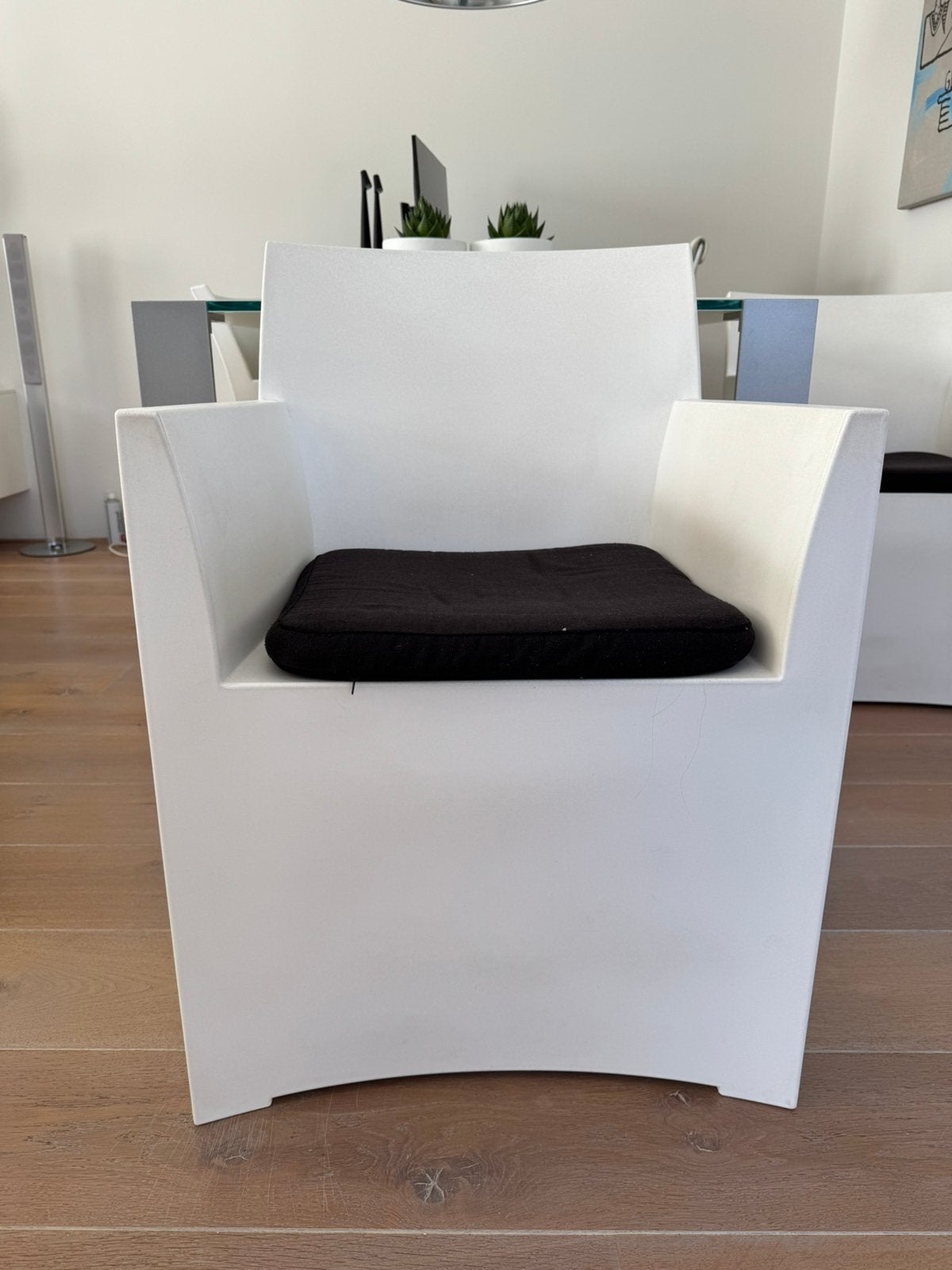 4 witte kunststof Haans lifestyle stoelen, Ophalen, Gebruikt, Kunststof
