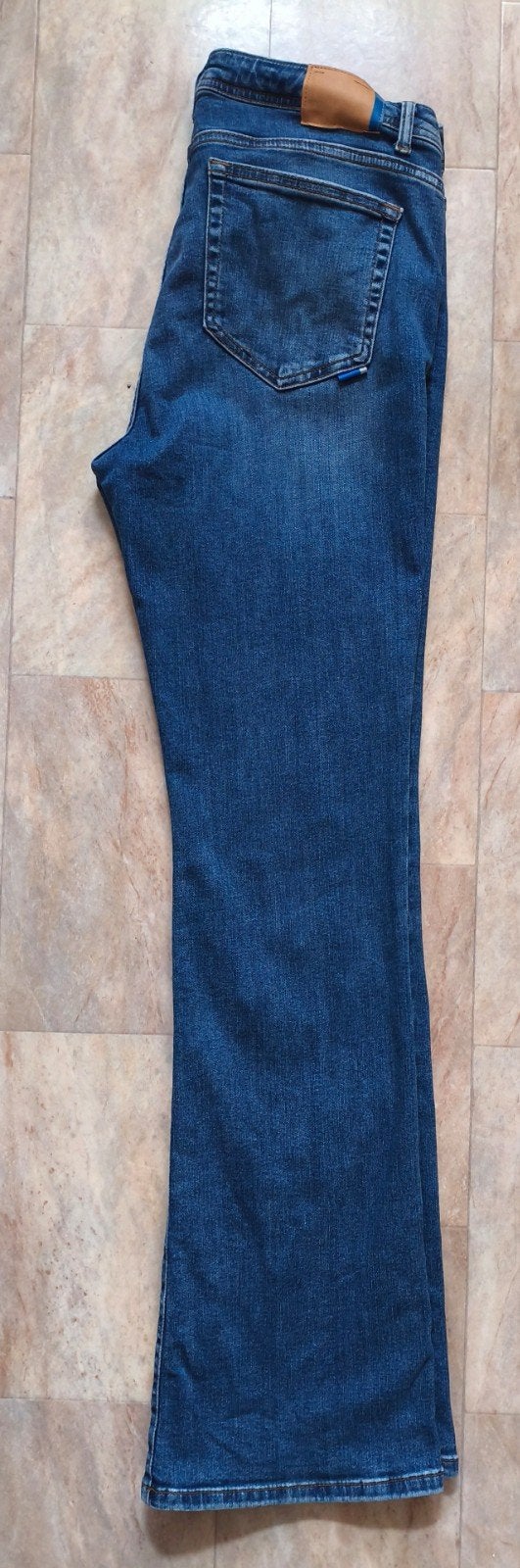 LTB Juliana 32/34 bootcut

Taille maat 43 cm plat gemeten

L, Blauw, Ophalen of Verzenden, Zo goed als nieuw, LTB