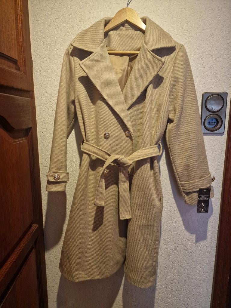 Nieuwe mantel jas, Ophalen of Verzenden, Nieuw, Maat 38/40 (M), Beige