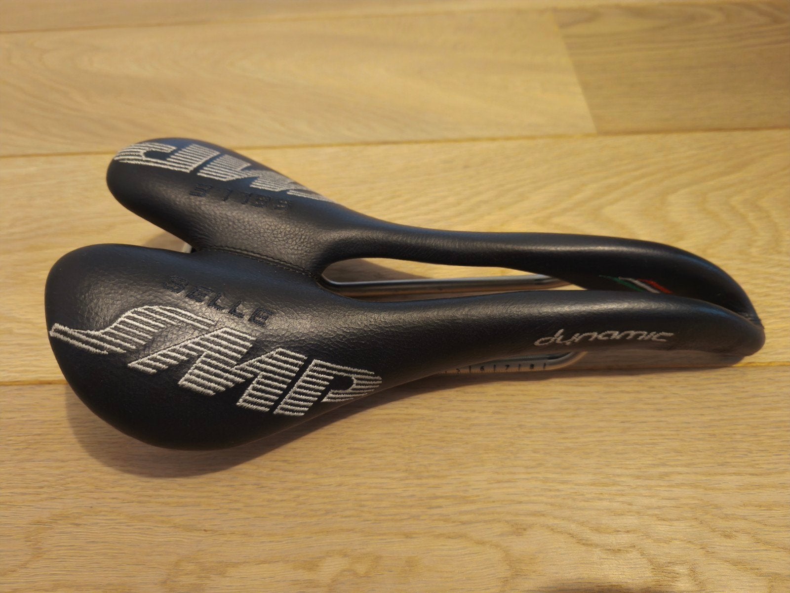Selle SMP Dynamic zadel, Fietsen en Brommers, Fietsonderdelen, Leer, Ophalen of Verzenden, Zo goed als nieuw, Zadel