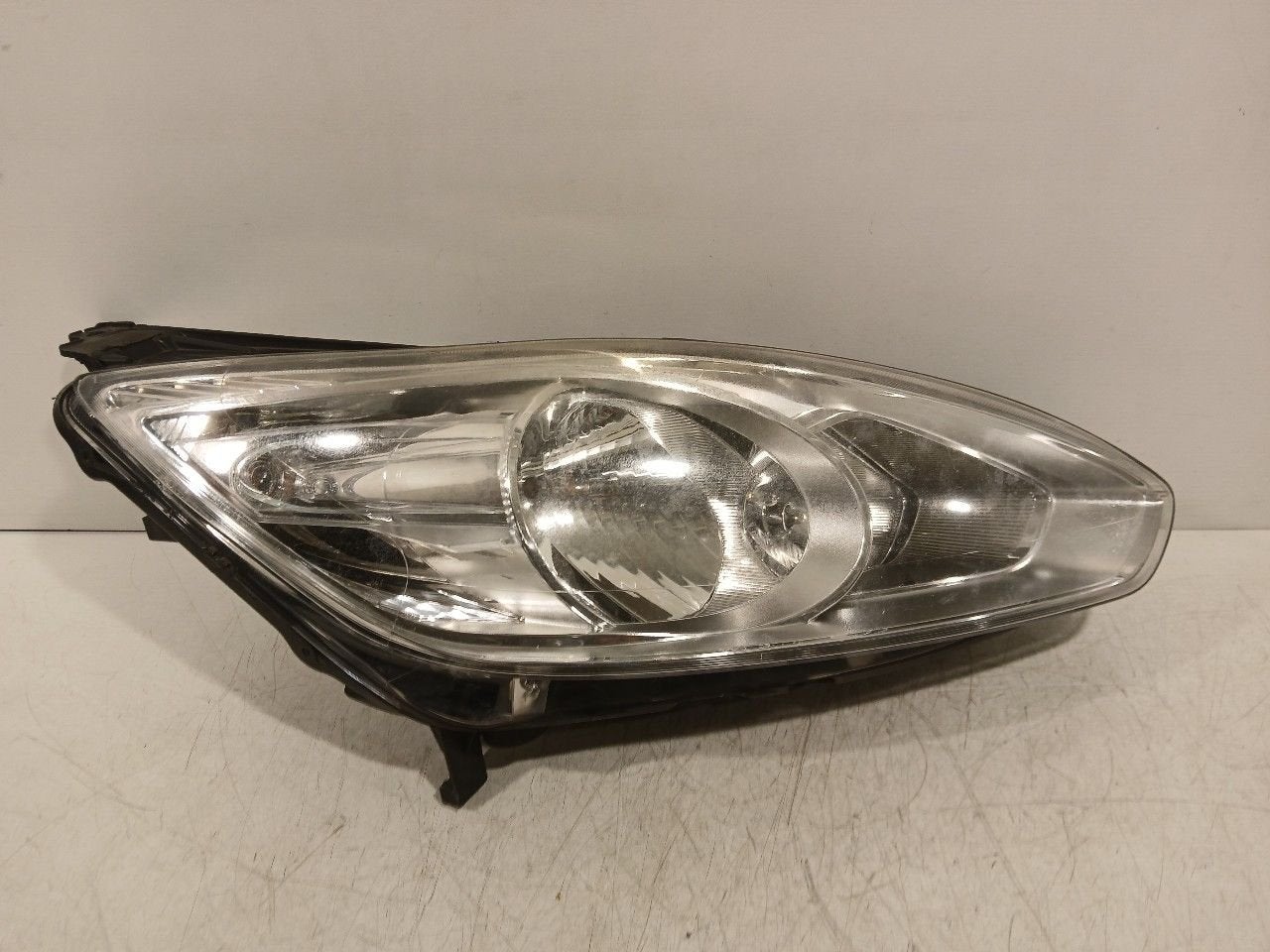 Koplamp rechts Ford C-Max, Onderdelen@venauto.nl, Van der Ven Autorecycling B.V., Gebruikt, Ettenseweg 76, 4706 PB Roosendaal, The Netherlands