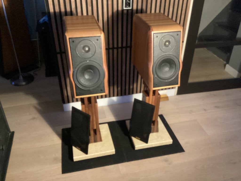 Usher RW729 + RSW729 stands