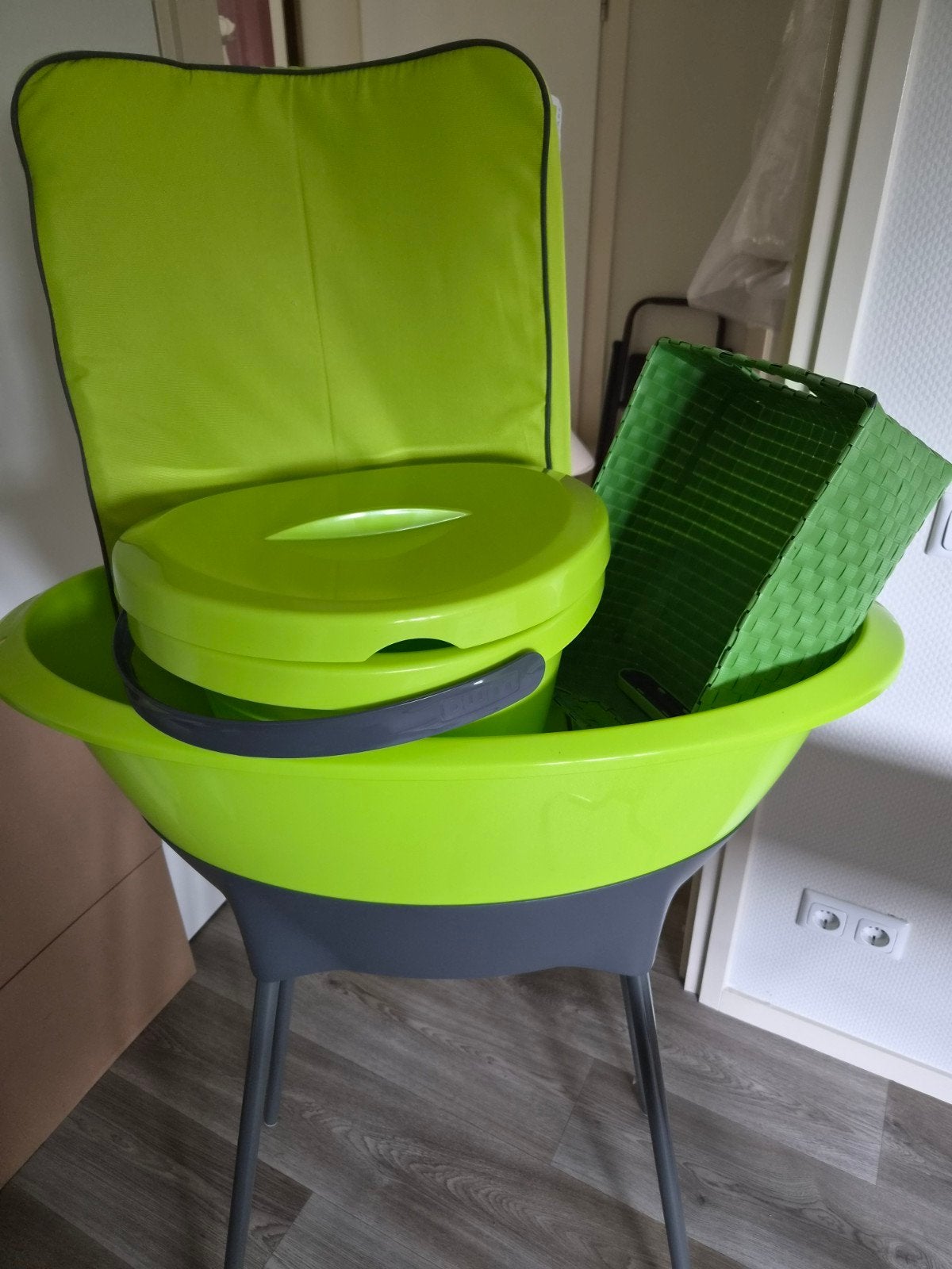 Luma badset met babybad, luieremmer en thermometer, Kinderen en Baby's, Zo goed als nieuw, Badje, Standaard, Ophalen