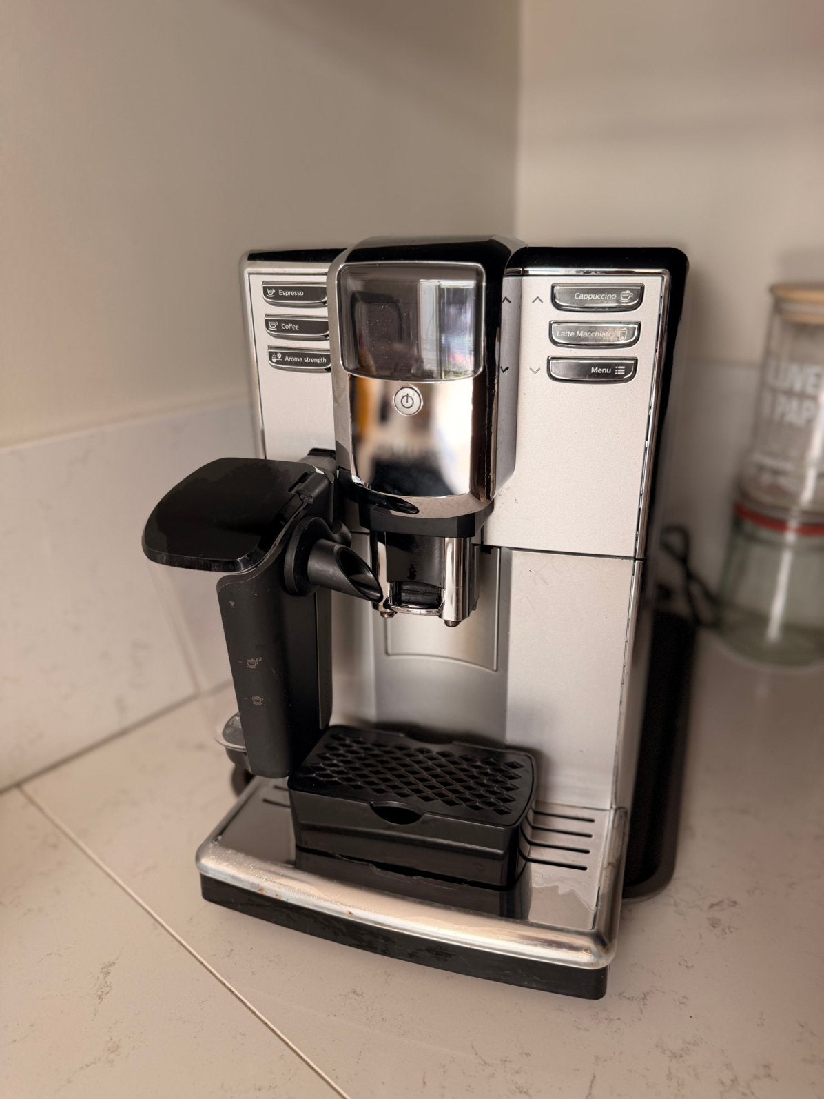 Koffiezetapparaat Philips Series 5000 LatteGo EP5331/10, 10 kopjes of meer, Ophalen of Verzenden, Zo goed als nieuw, Koffiemachine