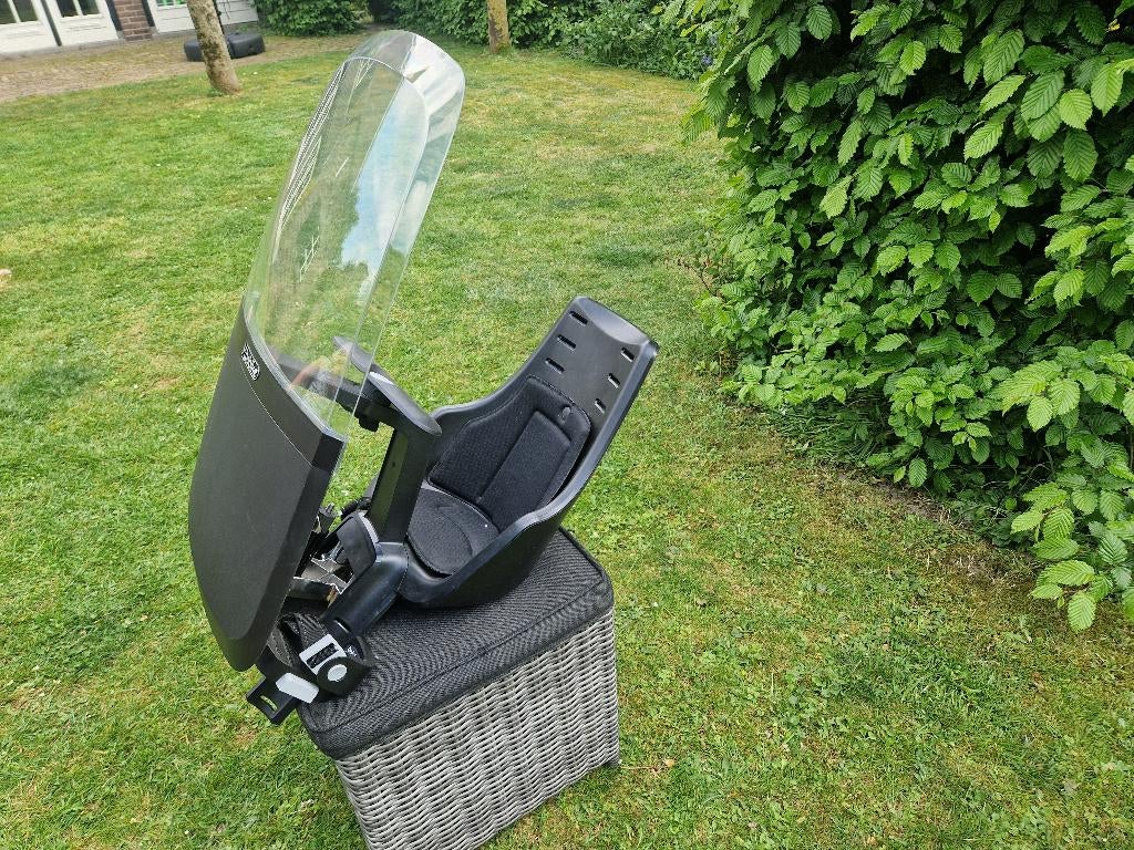 Bobike voorzitje met windscherm, Ophalen, Voorzitje, Gebruikt, Voetsteuntjes