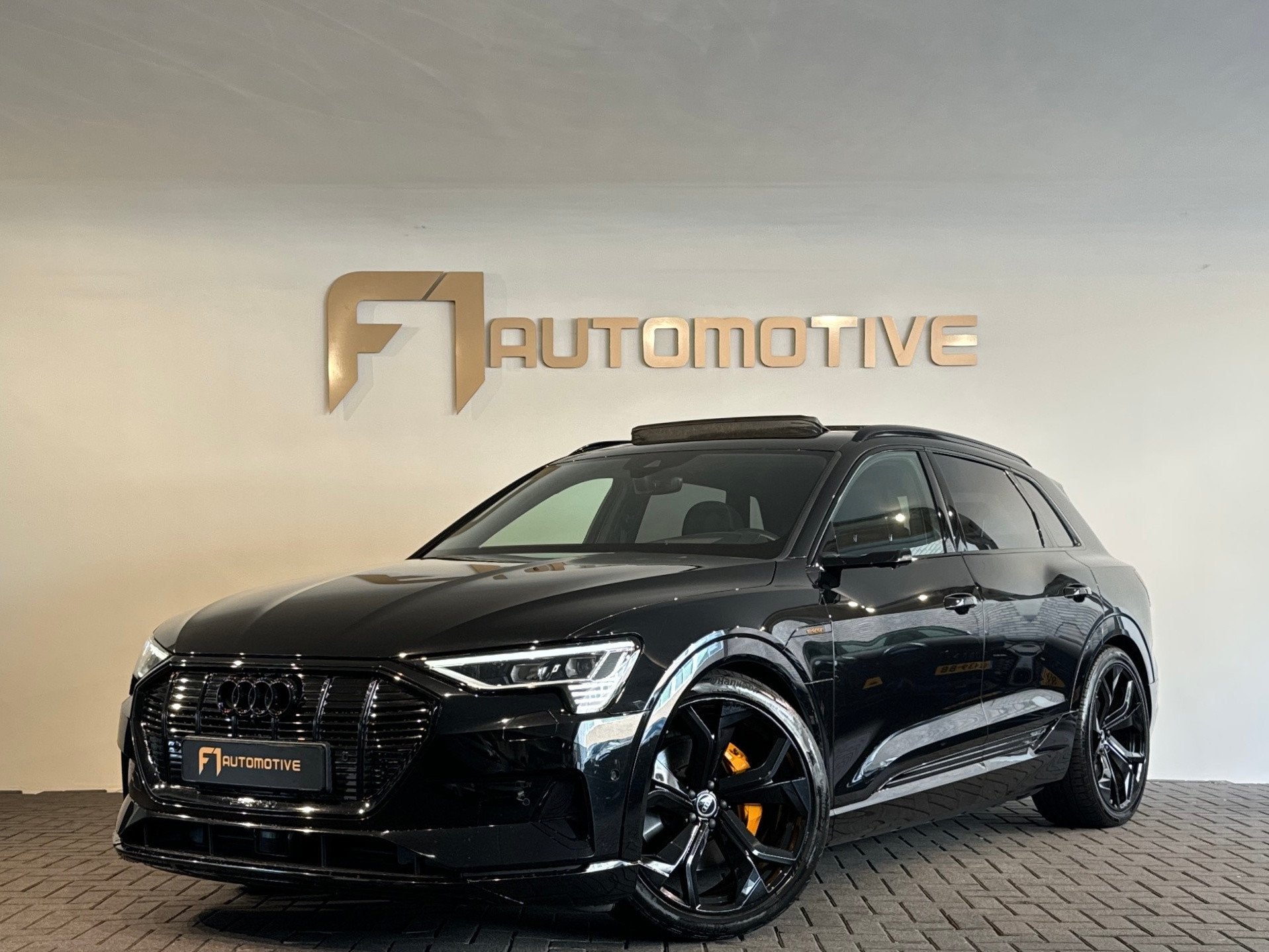 Audi E-tron 55 quattro 95 kWh 90%|Pano|Memory|360|Nachtzicht, Auto's, Automaat, 131 €/maand, 95 kWh, Verwarmde buitenspiegels