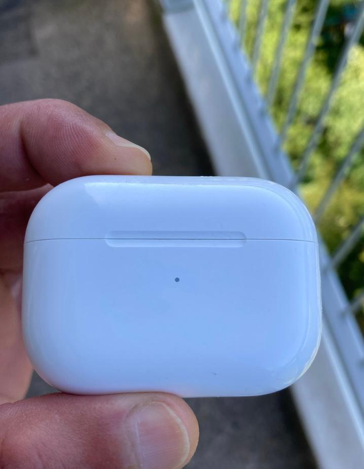 Apple AirPods Pro 1 Oplaadcase ( Zonder Oortjes), Ophalen of Verzenden, Zo goed als nieuw, Overige merken, Draadloos