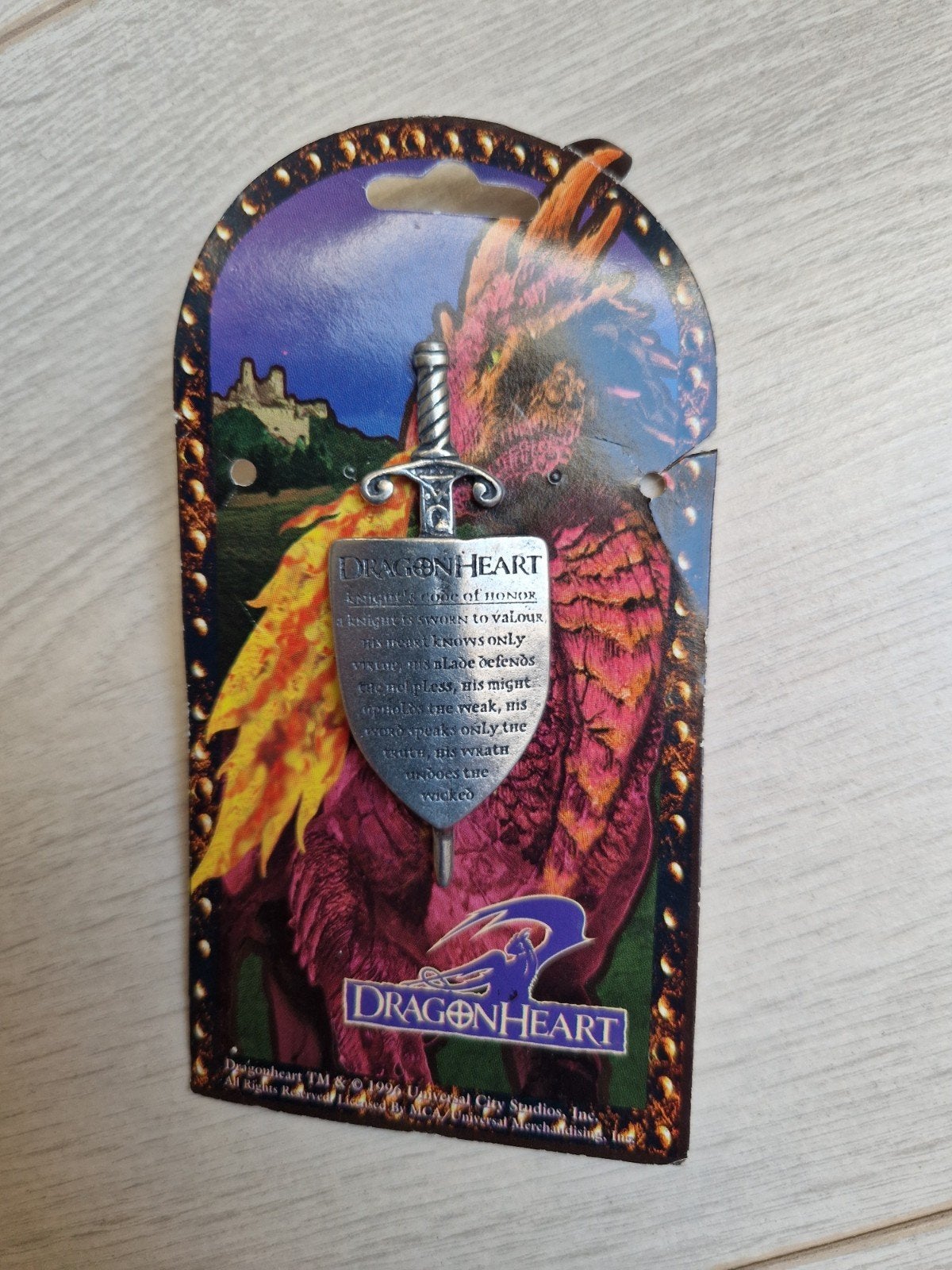 1996 dragonheart deluxe pin knight's code of honor honour, Ophalen of Verzenden