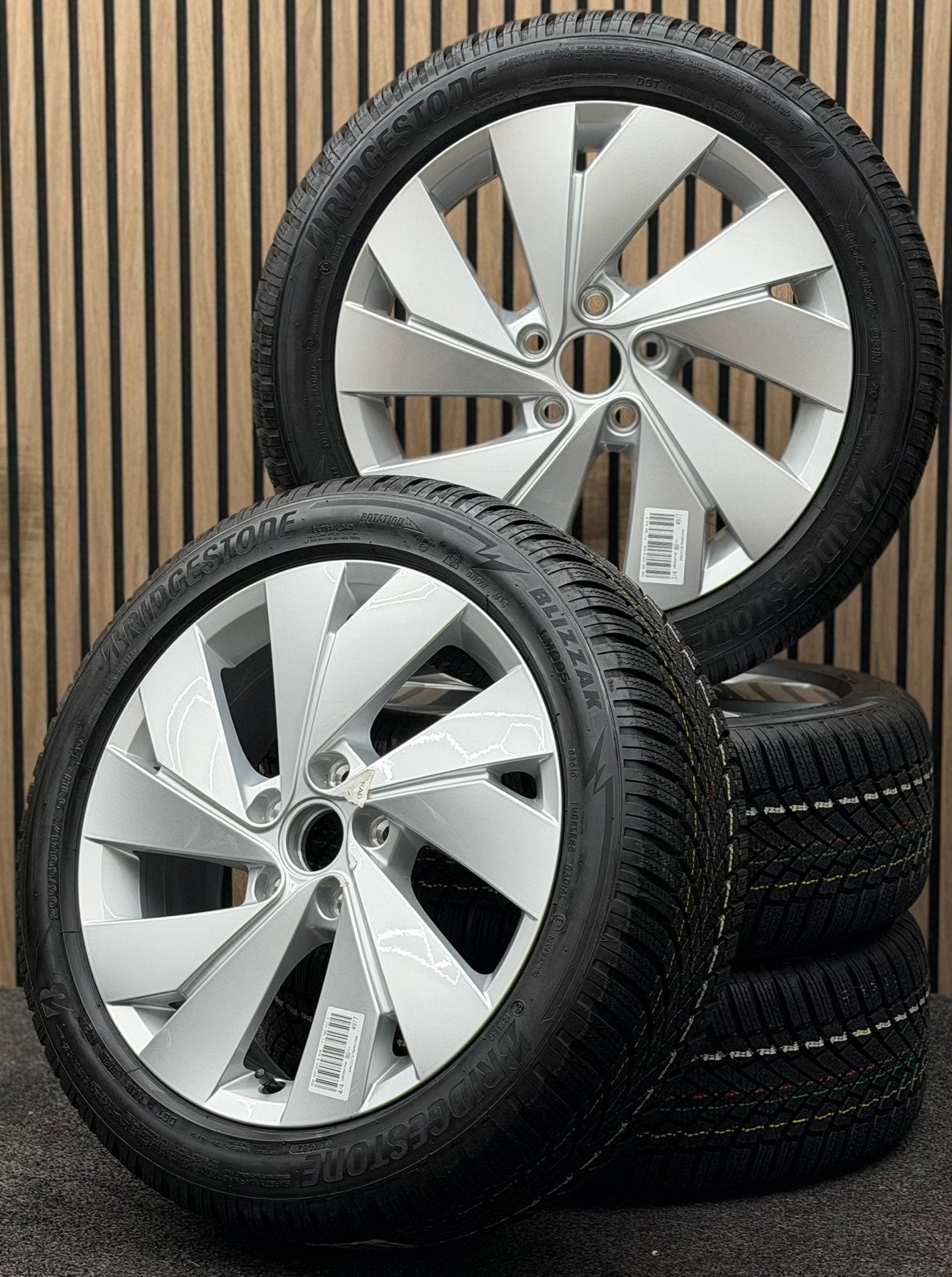 NIEUW! Originele 17 inch VW Golf 8 Belmont 5x112 Bridgestone, Ophalen, ., Banden en Velgen, Nieuw