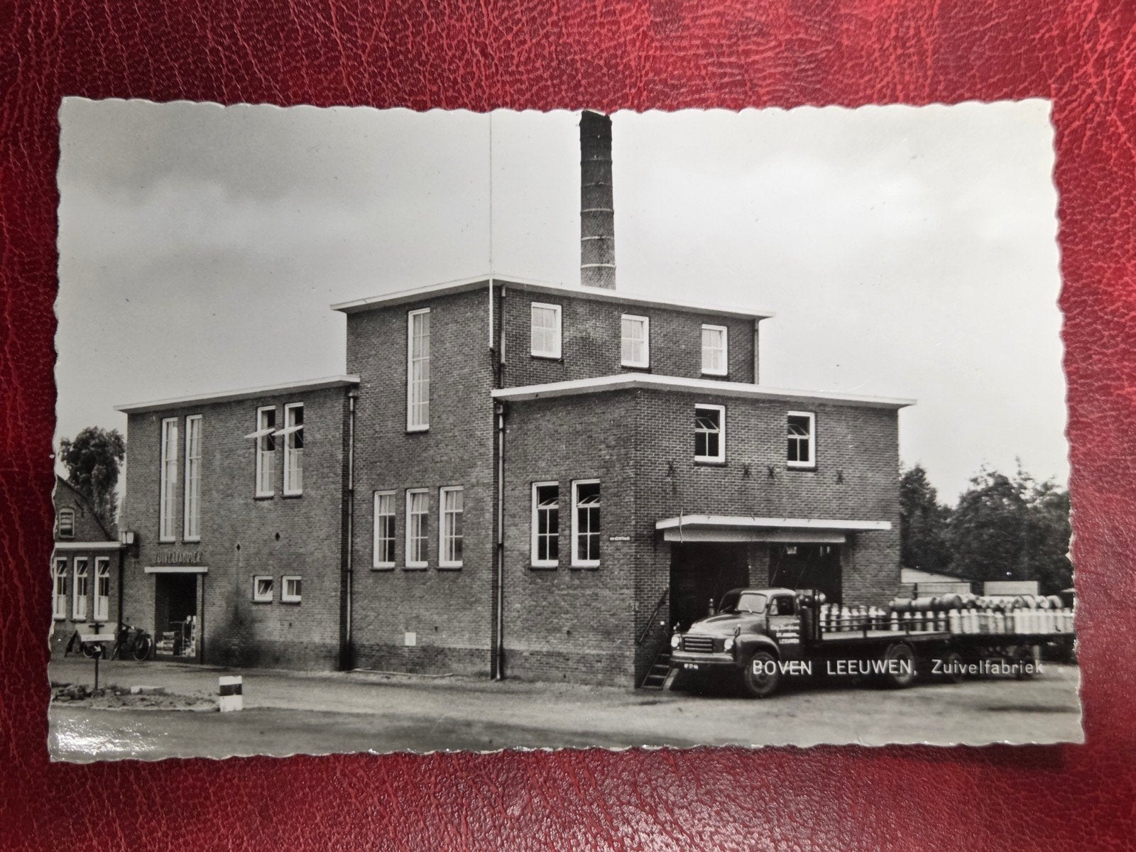 Boven-Leeuwen bij Druten Zuivelfabriek, Verzenden