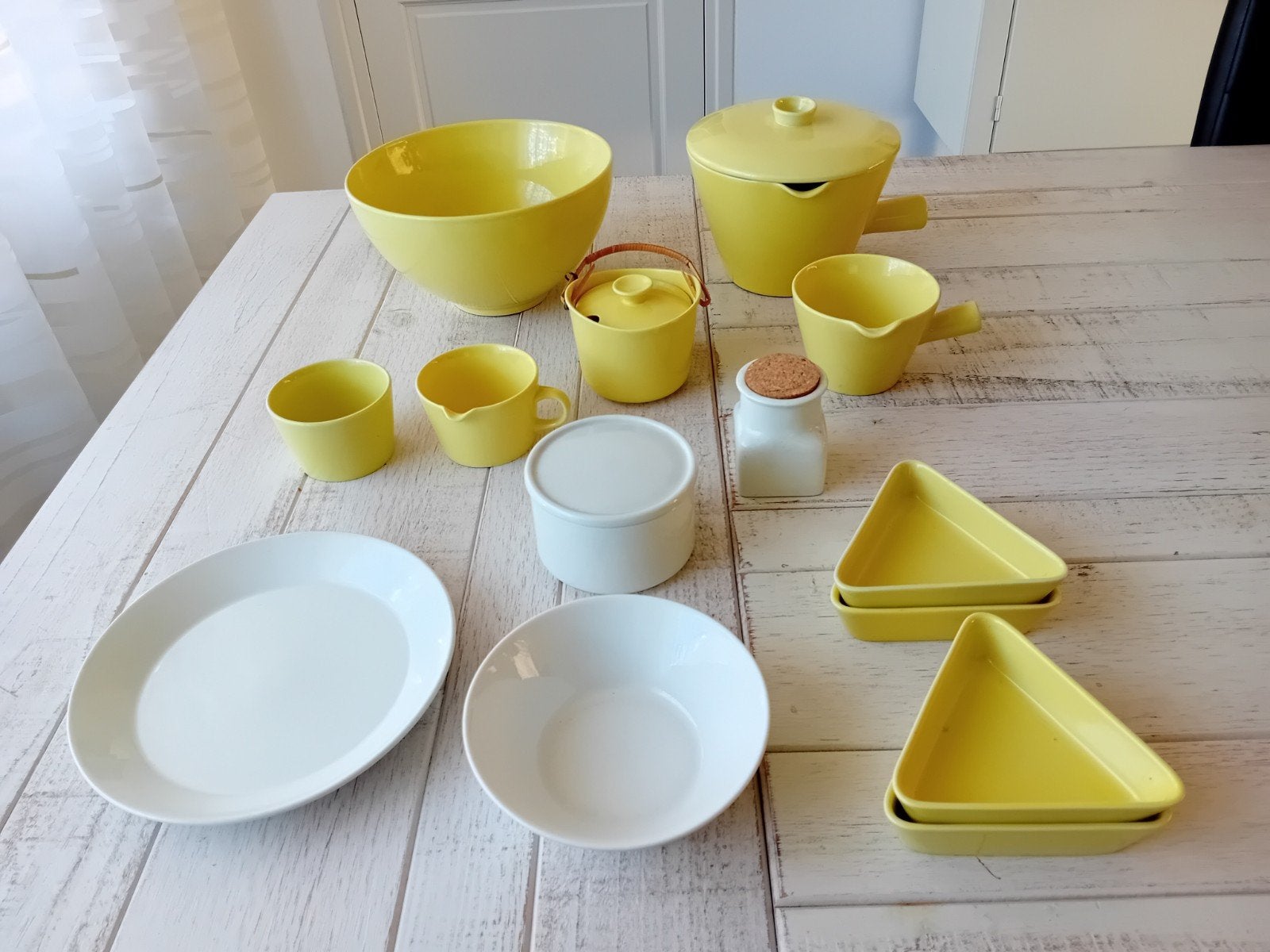 Arabia Kilta geel+ wit Arabia en iittala Teema Kaj Franck., Ophalen of Verzenden, Zo goed als nieuw, Overige stijlen, Porselein