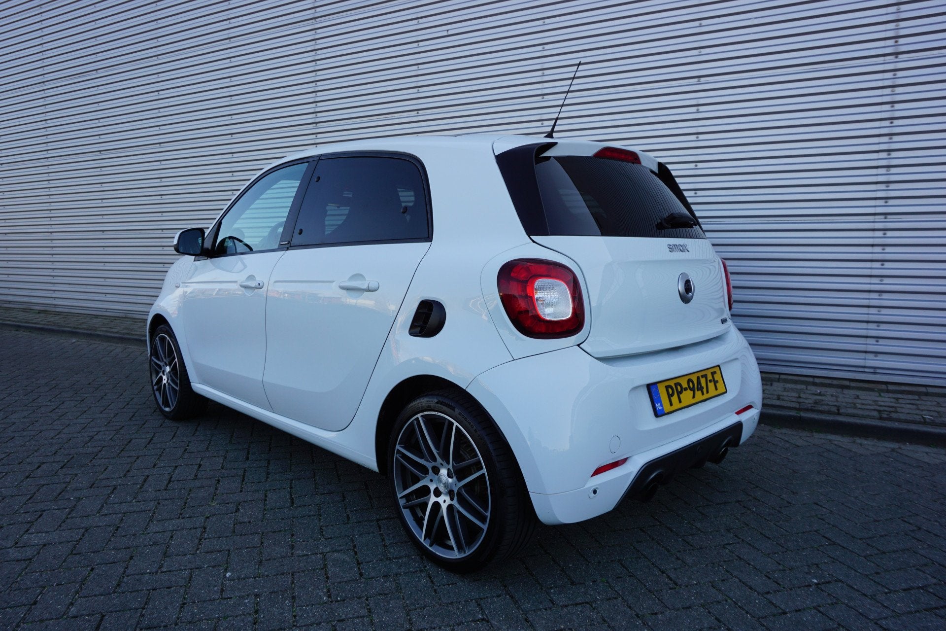 Smart Forfour 1.0 T BRABUS AUTOMAAT Panoramadak / Navi / Cru, Auto's, Smart, Automaat, 898 cc, Wit, Origineel Nederlands