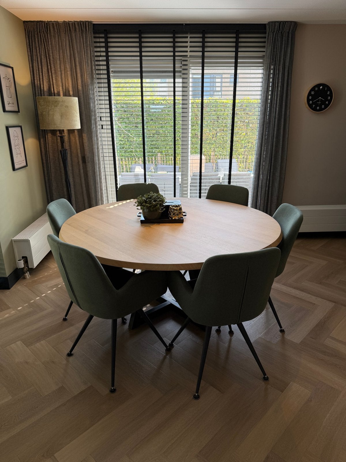 SlowWood Grut 1 ronde eettafel - Ø160 cm - massief eiken, Gebruikt, Ophalen of Verzenden, Vijf personen of meer, 100 tot 150 cm