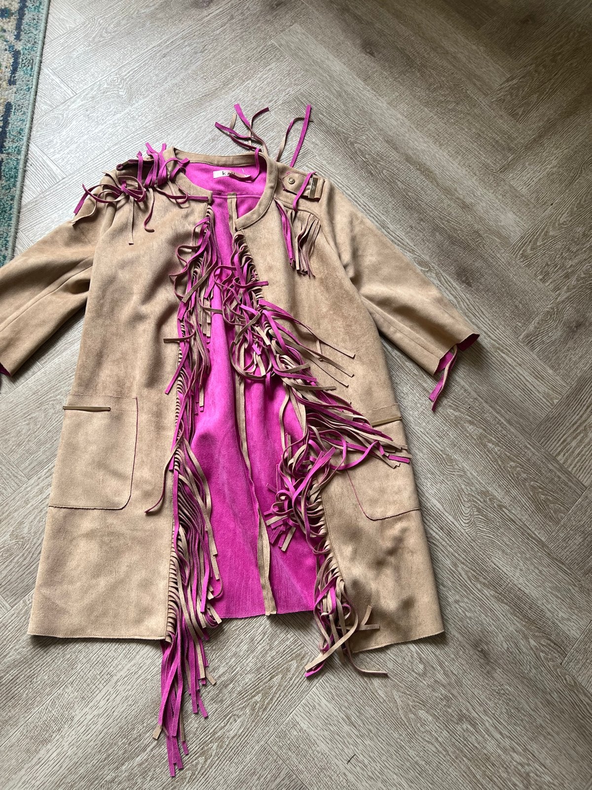 Mooi suède jasje met franje van Maxs, Ophalen of Verzenden, Gedragen, Maat 38/40 (M), Beige