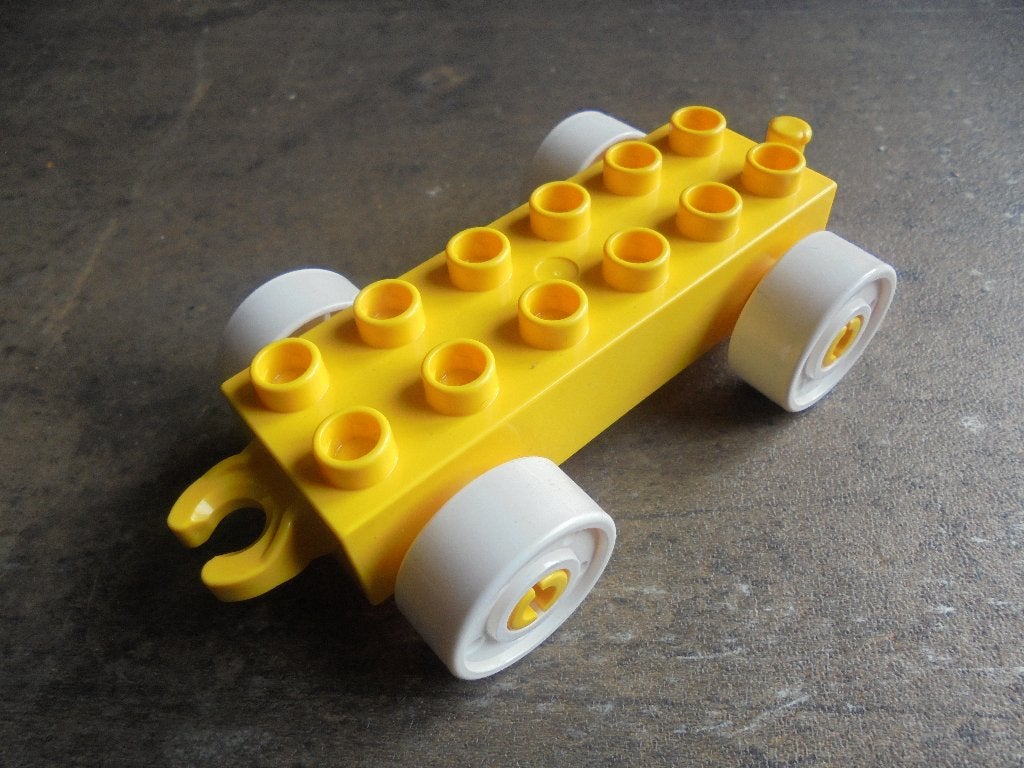 Lego Duplo Car Base 2x6 with Fake Bolts (zie foto's) 3, Ophalen of Verzenden, Gebruikt, Losse stenen, Duplo