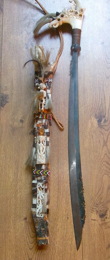 Apart koppensnellerszwaard  //No keris /kris, Antiek en Kunst, Kunst | Niet-Westerse kunst, Indonesië, Ophalen of Verzenden, Wapen