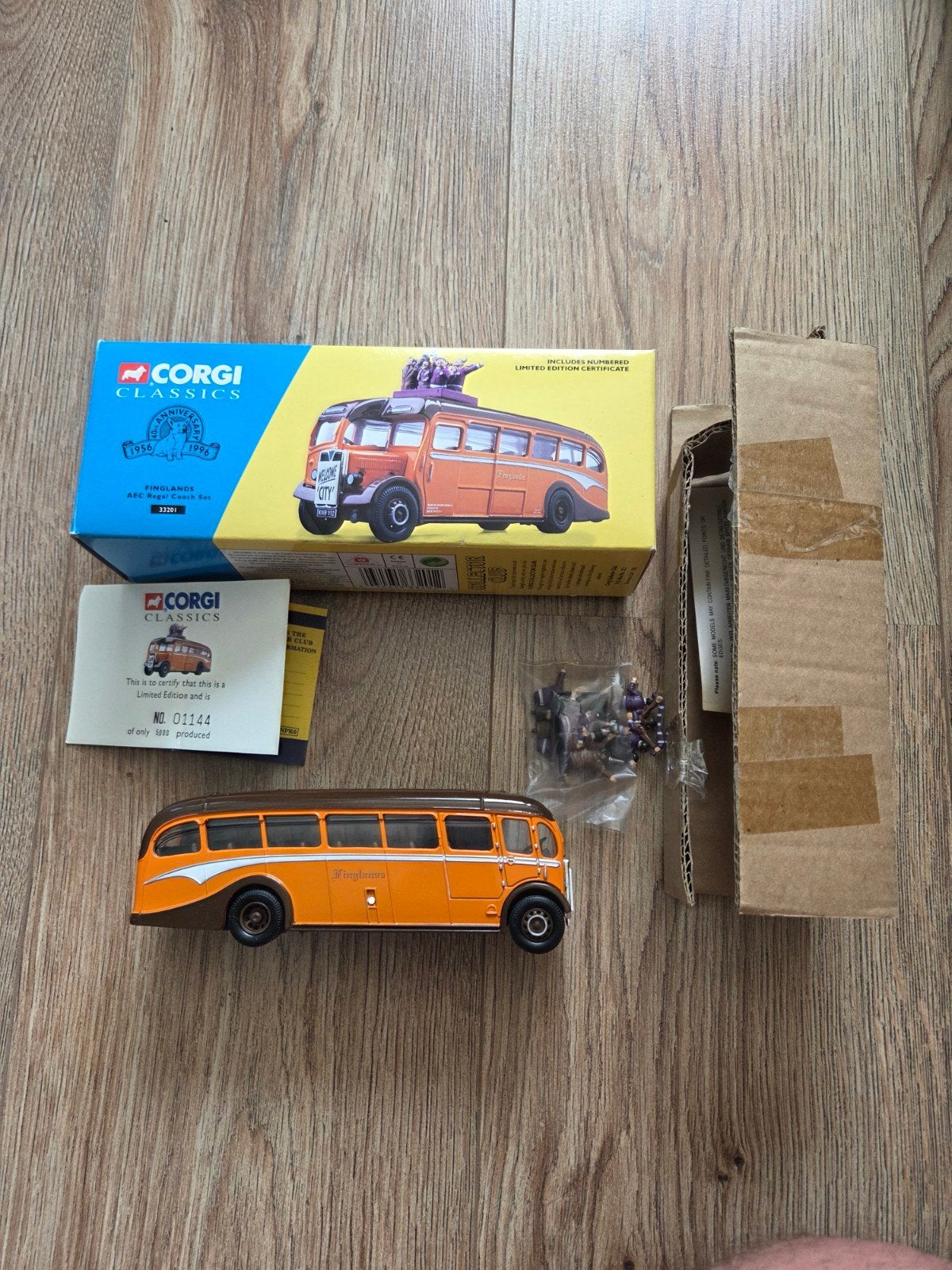 Corgi Classics Finglands AEC Regal Coach Bus Limited Edition, Ophalen of Verzenden