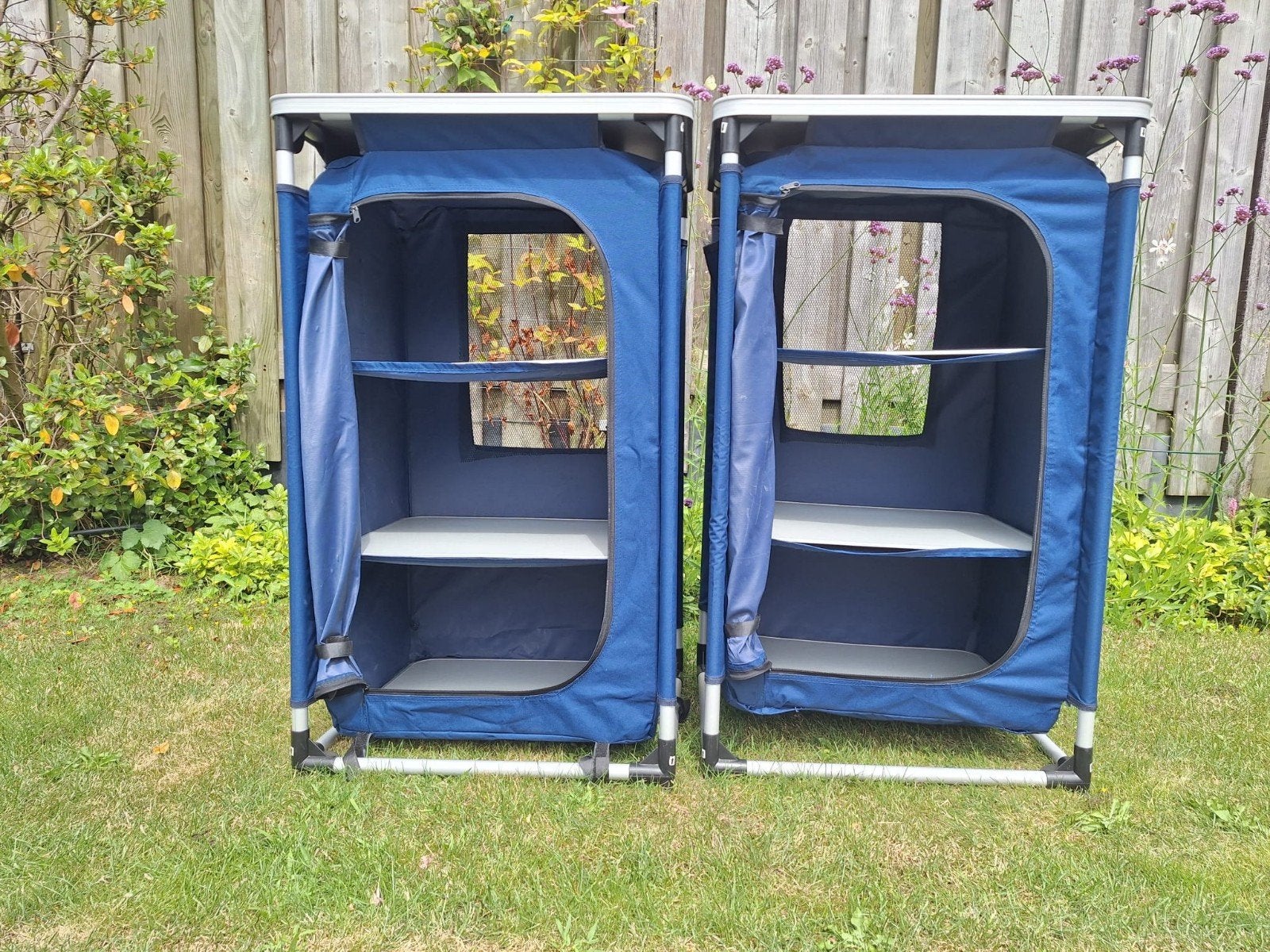 2 Campingkasten - Goede staat, verstelbare voetjes, Caravans en Kamperen, Kampeeraccessoires, Gebruikt, Ophalen of Verzenden