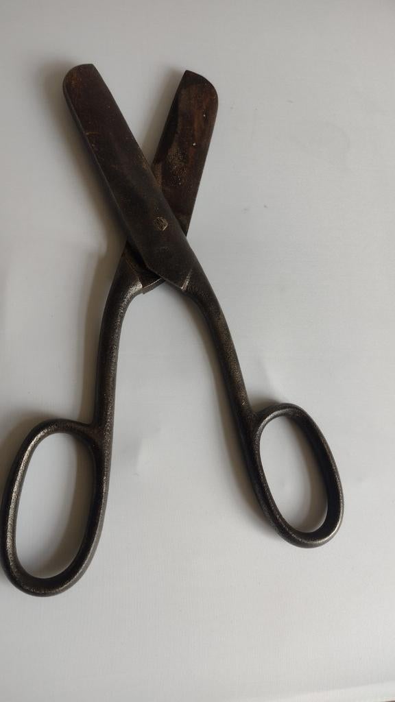 Antieke schaar heel oud !, Antiek en Kunst, Antiek | Gereedschap en Instrumenten, Ophalen of Verzenden