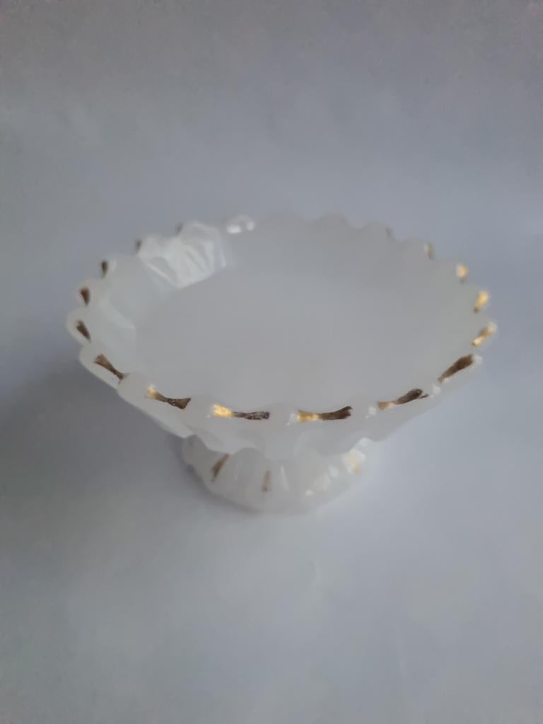 Antiek Baccarat schaaltje op voet – opaline – n 5003, Ophalen