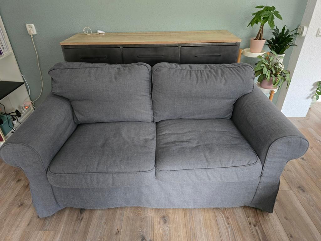 Comfortabele grijze tweezitsbank, Modern, Comfortabel, 150 tot 200 cm, Tweepersoons, 75 tot 100 cm