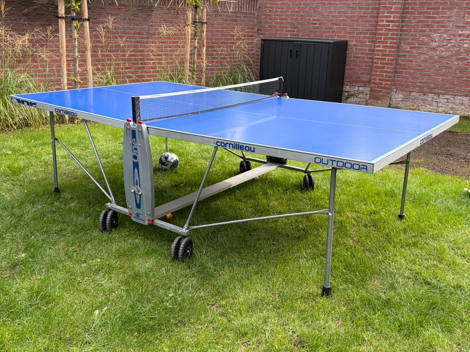 Cornilleau Outdoor tafeltennistafel incl. hoes, Ophalen, Zo goed als nieuw, Tafel Outdoor, Inklapbaar
