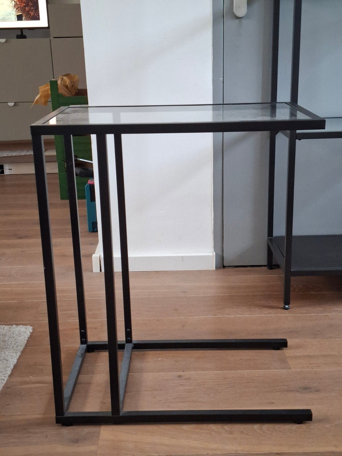 IKEA Vittsjö laptoptafel - Zwart metaal/Glas, Huis en Inrichting, Ophalen, Modern, Industrieel, Zo goed als nieuw, Glas