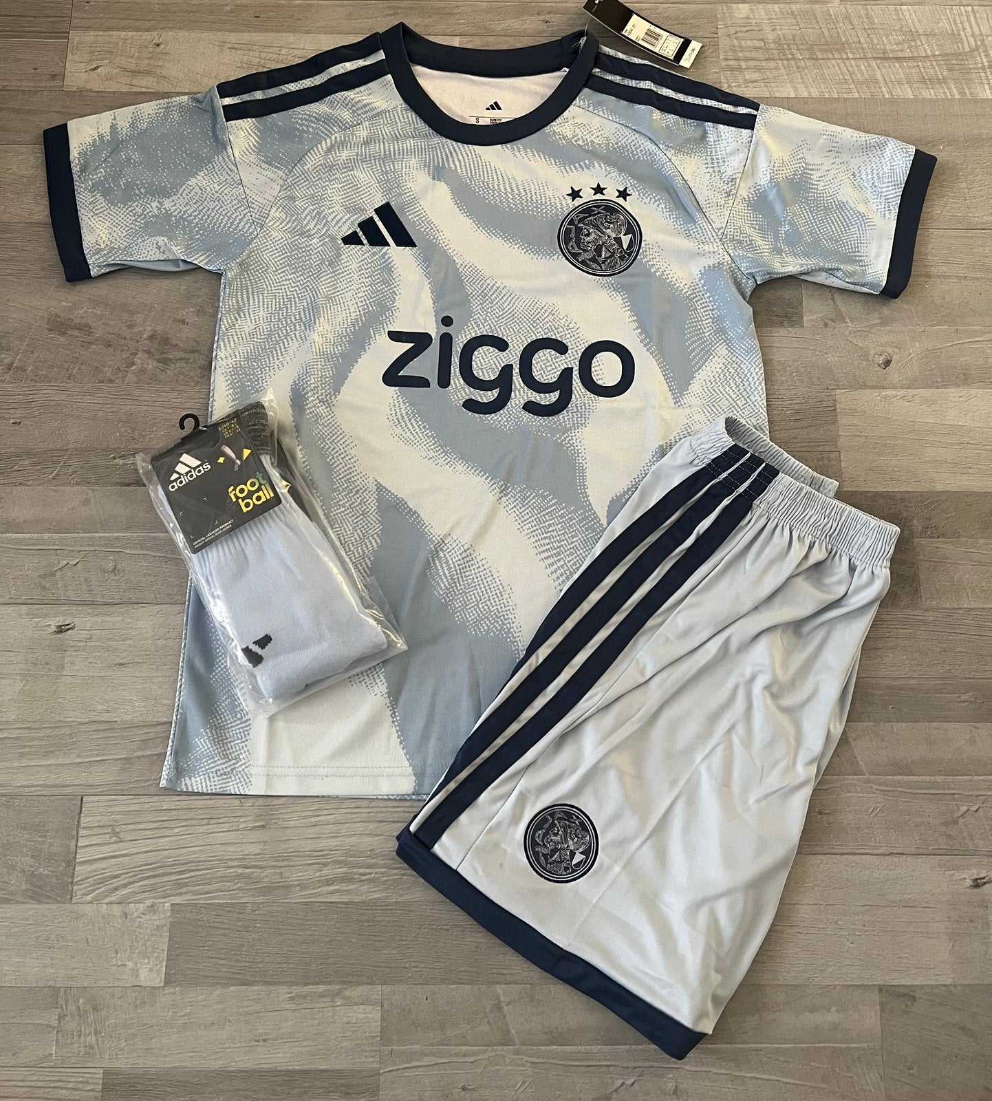 Ajax 3e Set 2026-2027 maat S, Sport en Fitness, Voetbal, Maat S, Ophalen of Verzenden, Zo goed als nieuw, Set