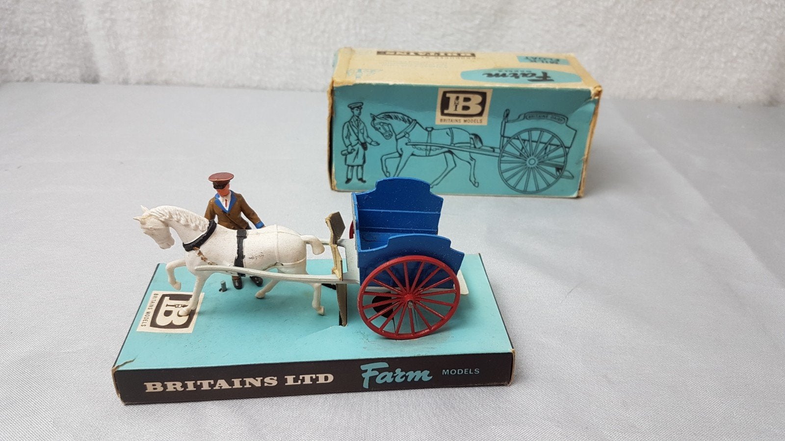 Britains Farm Models Melkwagen met Paard en Melkboer, Ophalen of Verzenden, Gebruikt