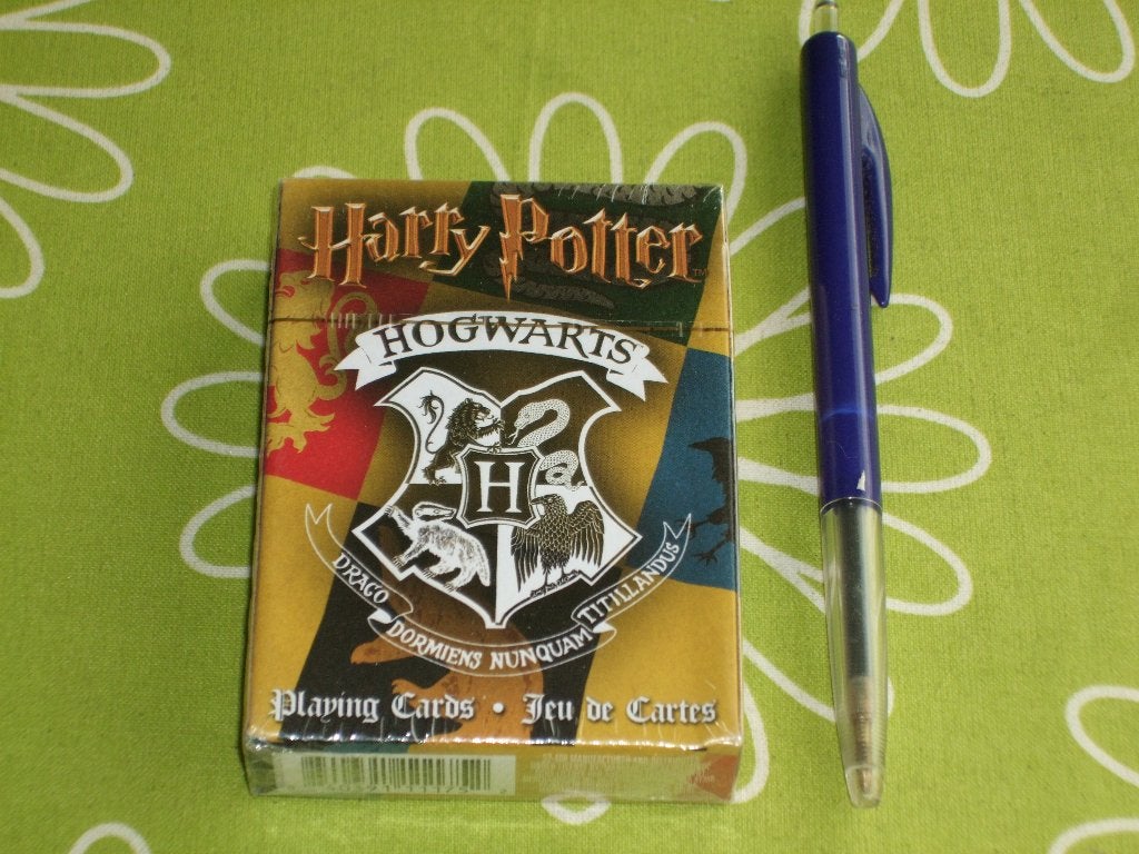 Nieuw in seal: Harry Potter Hogwarts speelkaarten, Ophalen of Verzenden, Nieuw, Speelkaart(en)