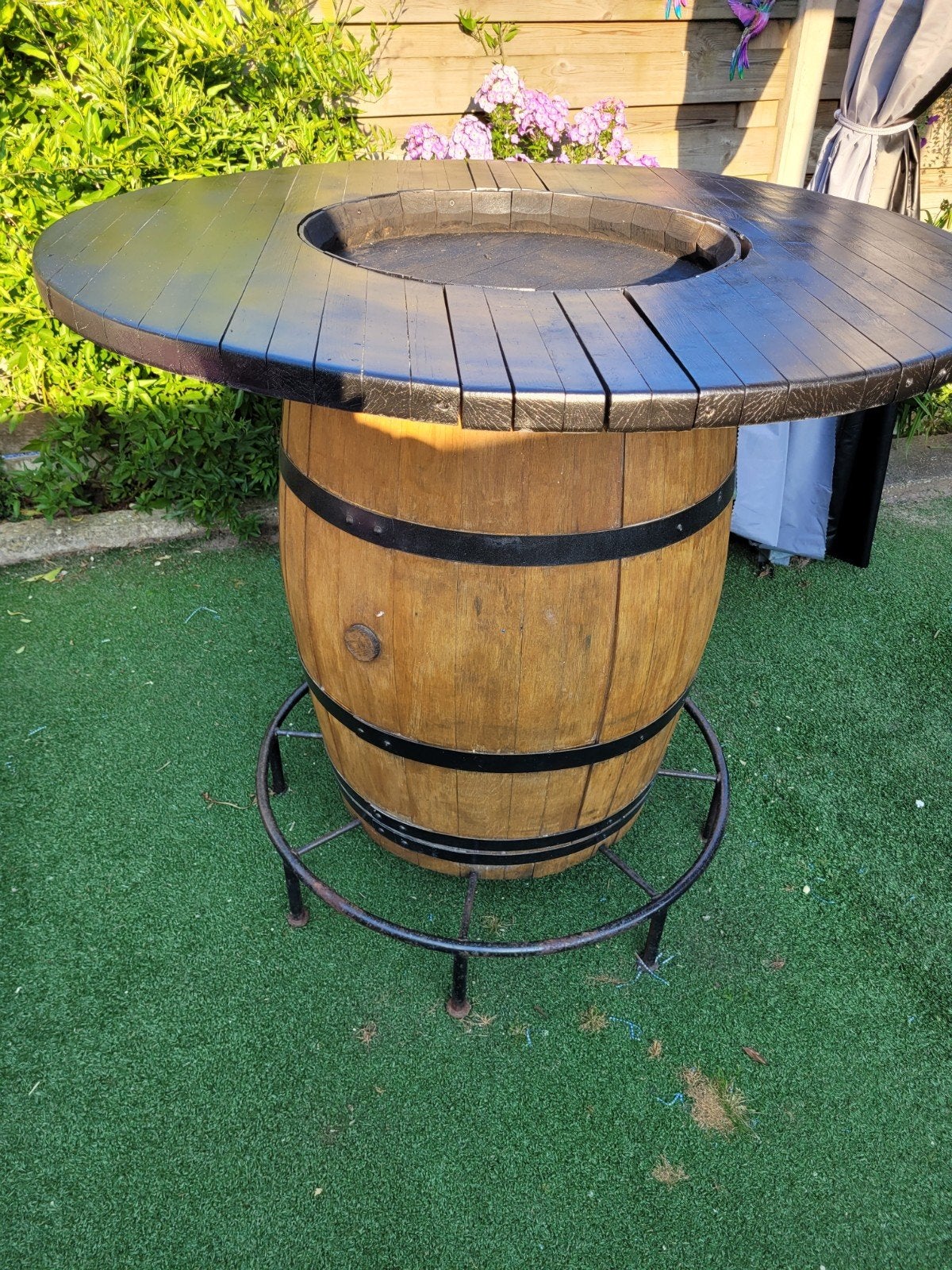 Bartafel met 4 barkrukken, Ophalen