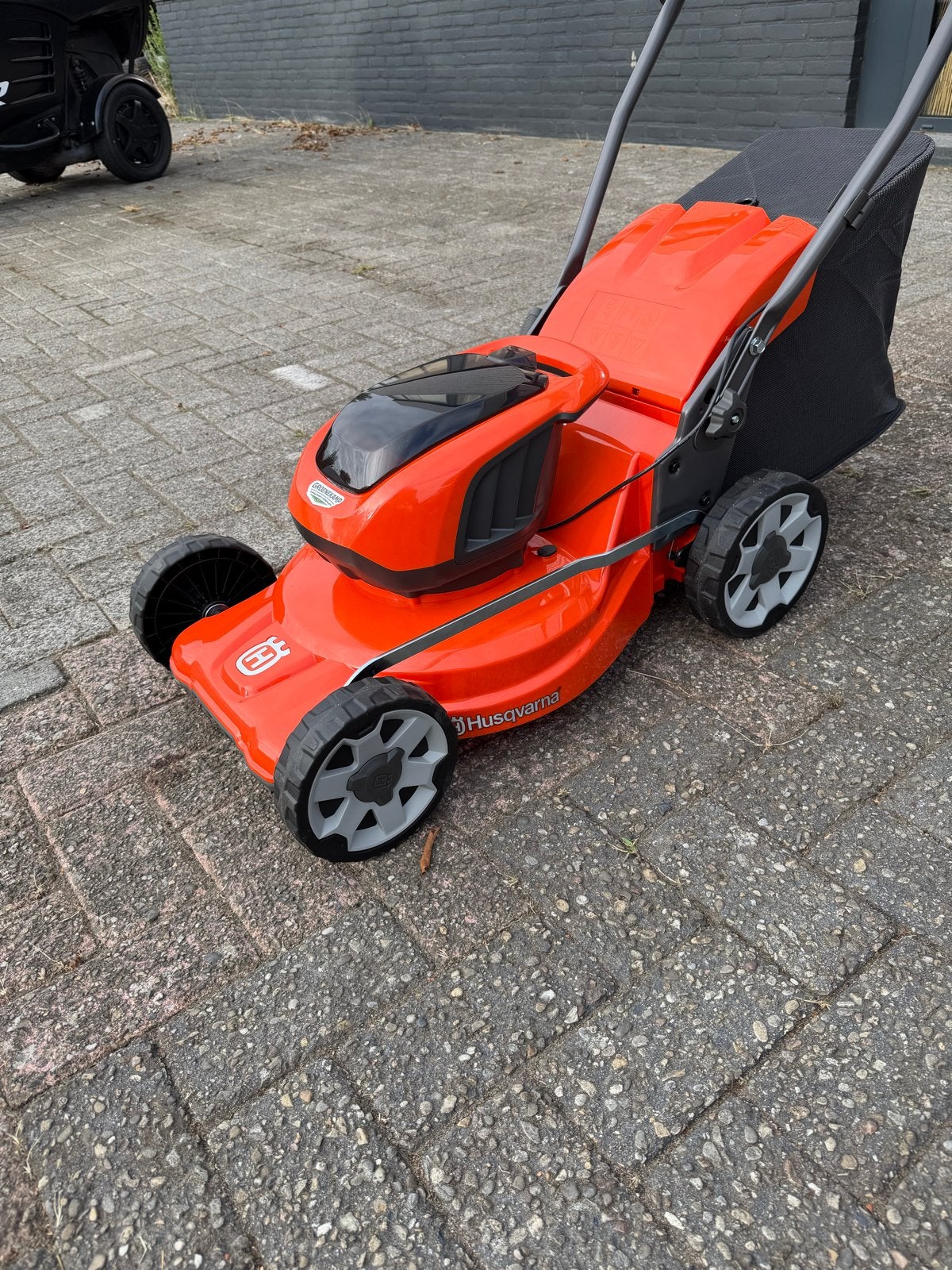 Husqvarna LC 137i Accu loopmaaier, Ophalen, Cirkelmaaier, Accu-grasmaaier, Nieuw