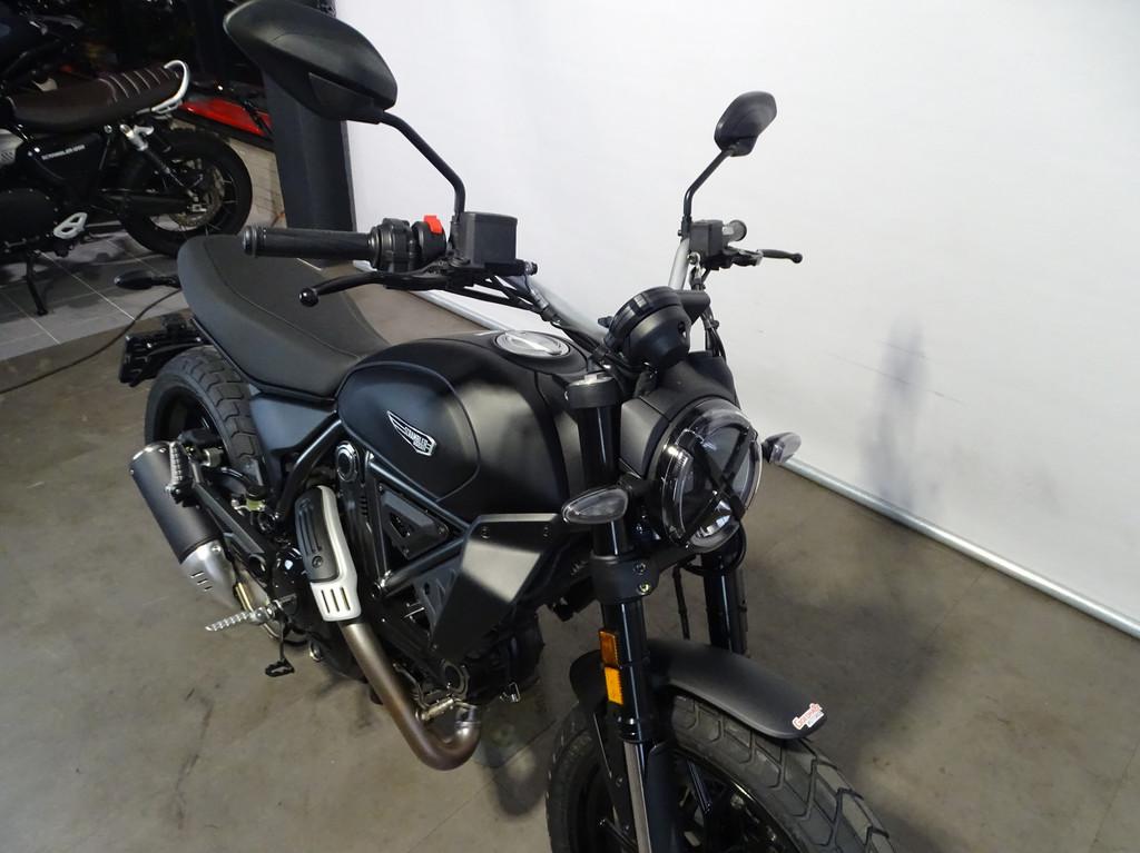 Ducati Scrambler DARK, Bedrijf, Naked bike