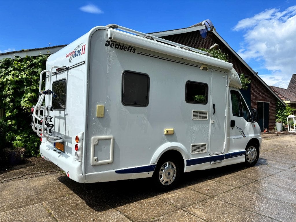 Dethleffs Globebus 2, Caravans en Kamperen, Campers, Integraal, Ringverwarming, Treinzit, Bedrijf