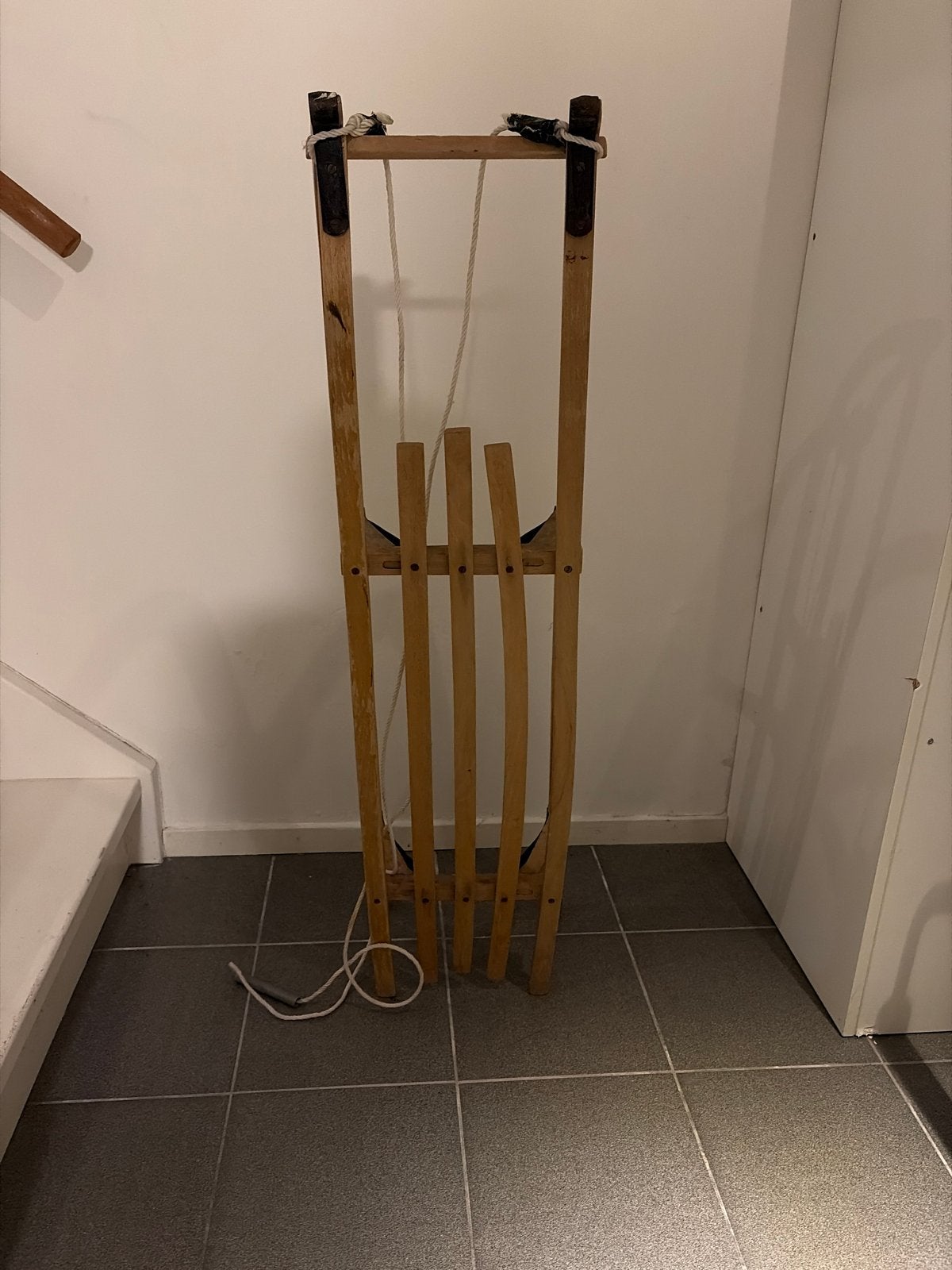 Vintage houten slee met touw, Kinderen en Baby's, Speelgoed | Buiten | Sleeën, Ophalen, Gebruikt, Hout