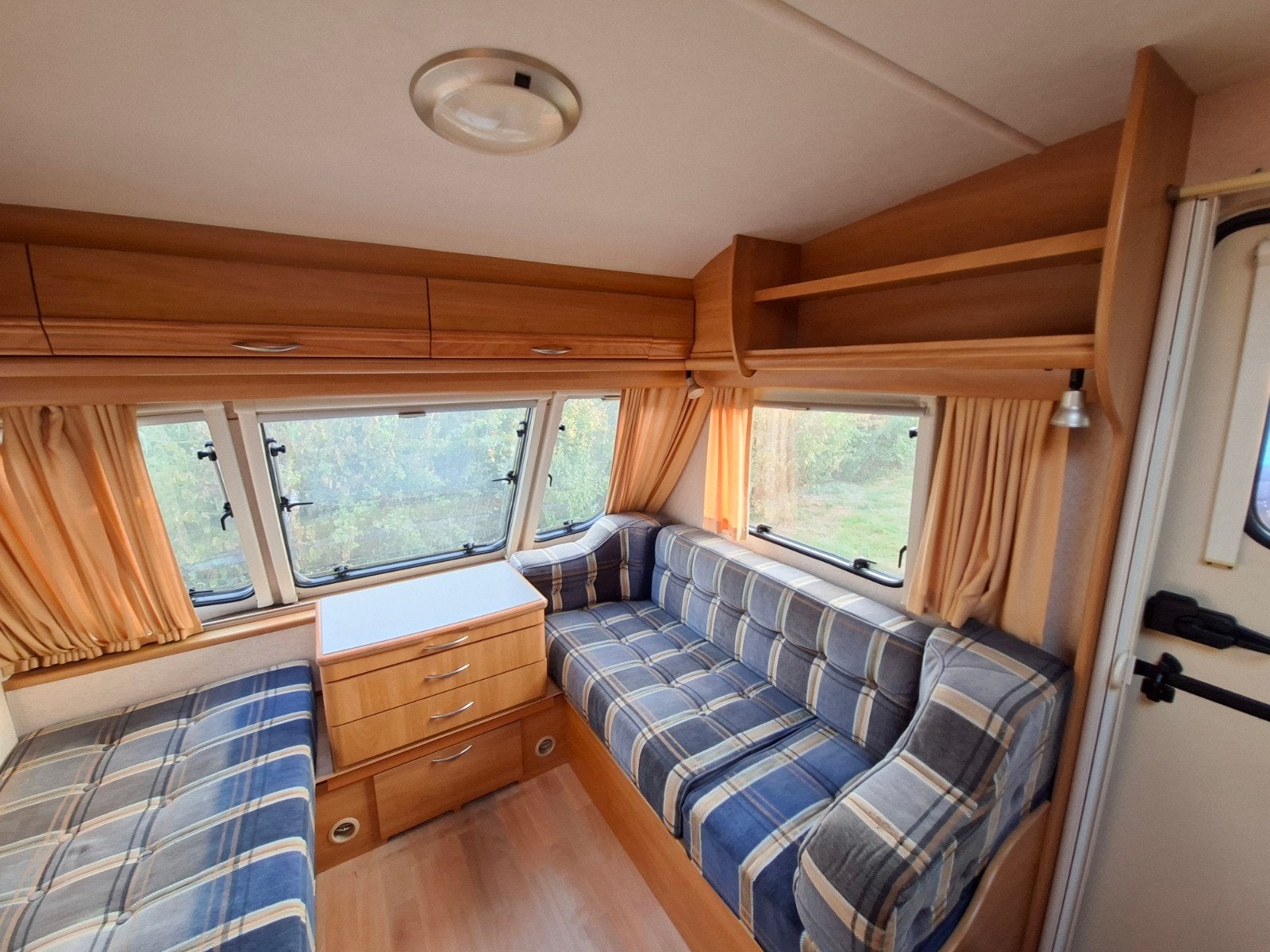 Swift Challenger- Incl Voortent & Luifel, Caravans en Kamperen, Vast bed, Rondzit, Luifel, 750 - 1000 kg