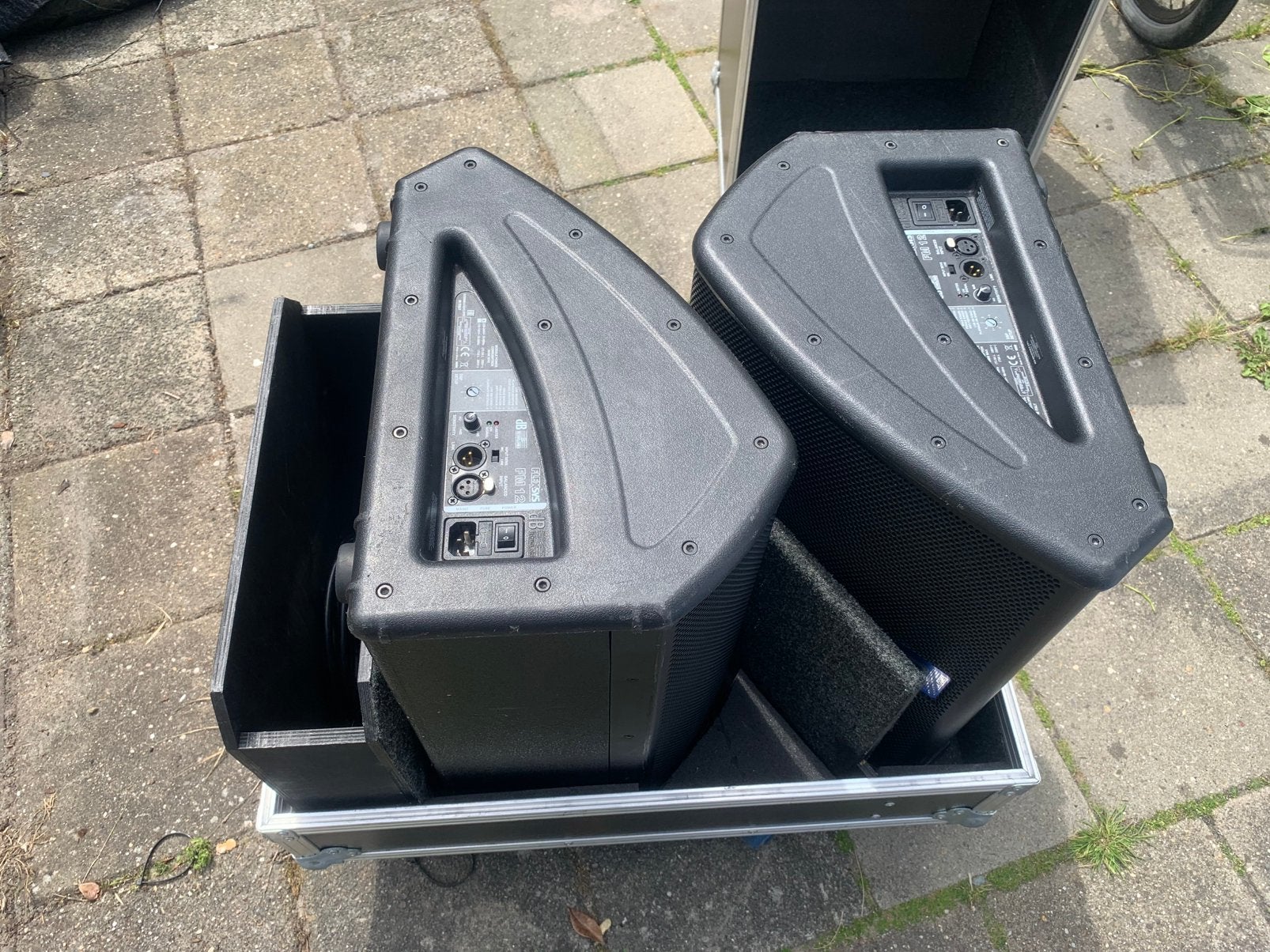 4x Db technologies flexsys fm 12 in flightcase, Ophalen, Zo goed als nieuw, Minder dan 500 watt